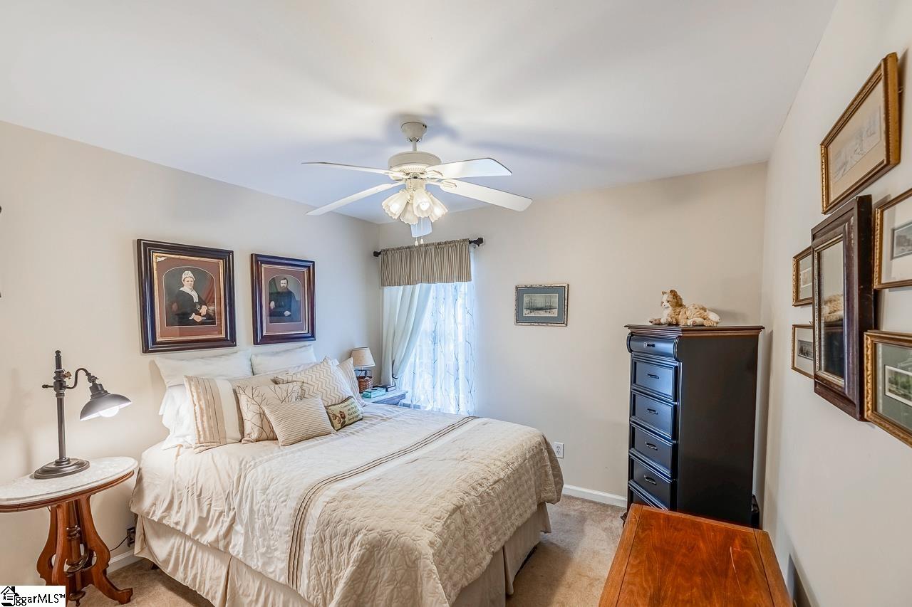 620 Fairview Lake Way Simpsonville, SC 29680