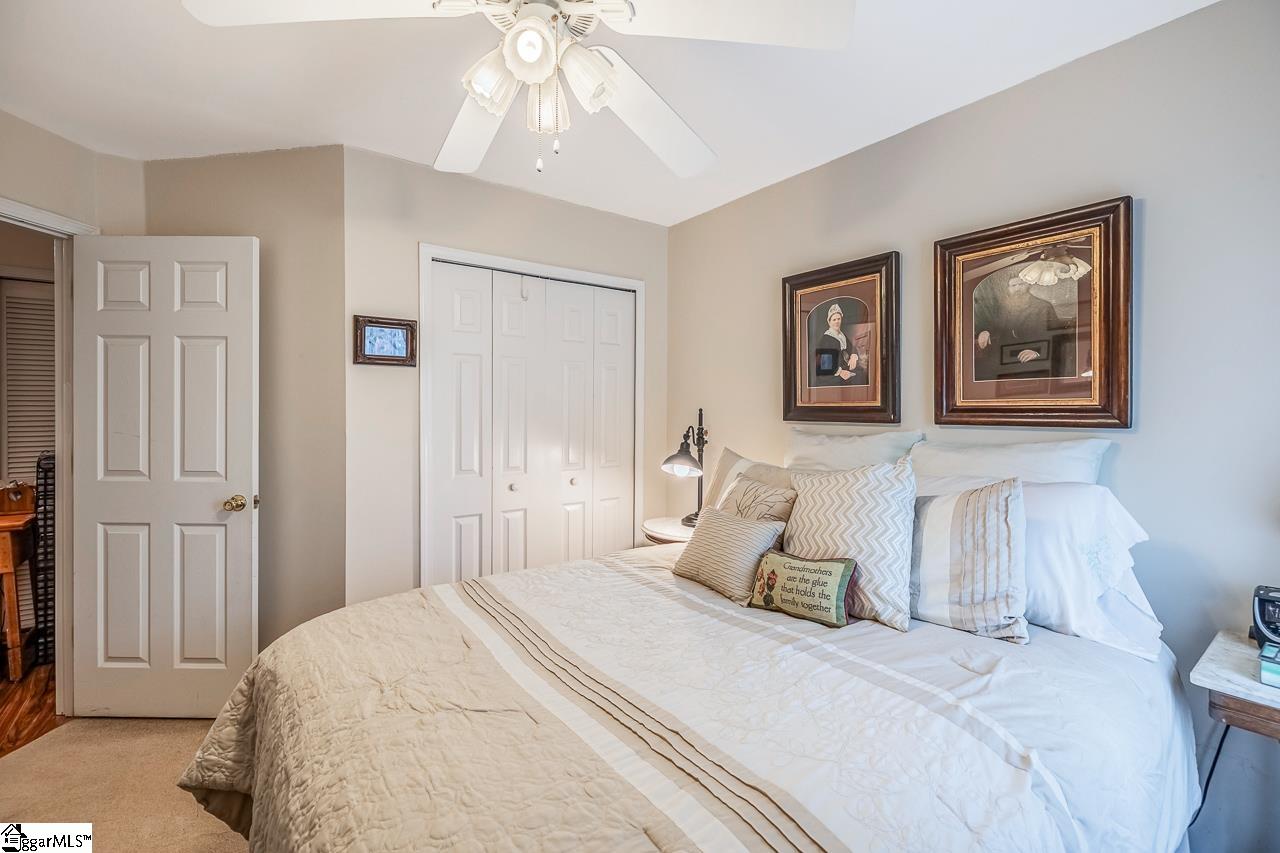 620 Fairview Lake Way Simpsonville, SC 29680
