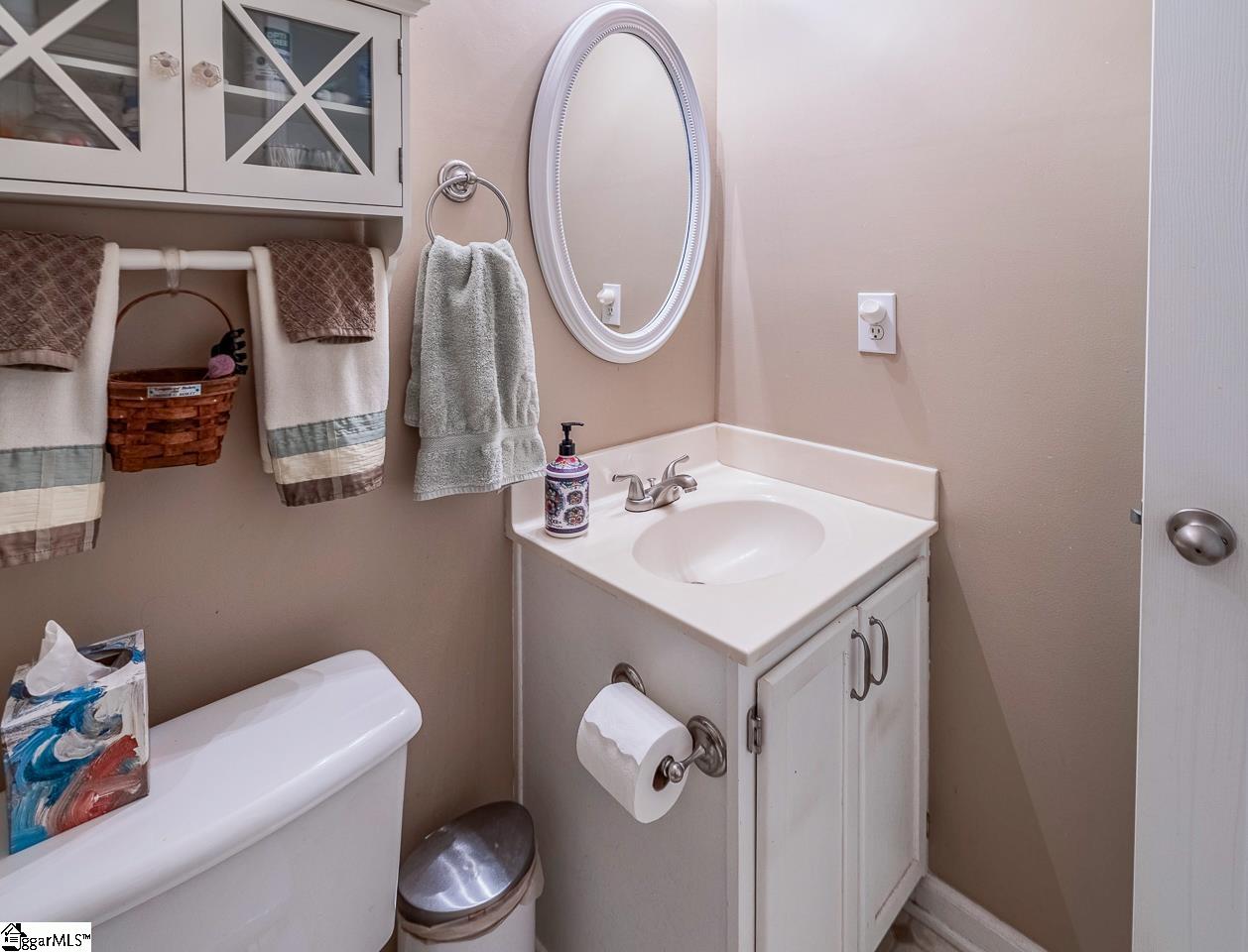 620 Fairview Lake Way Simpsonville, SC 29680