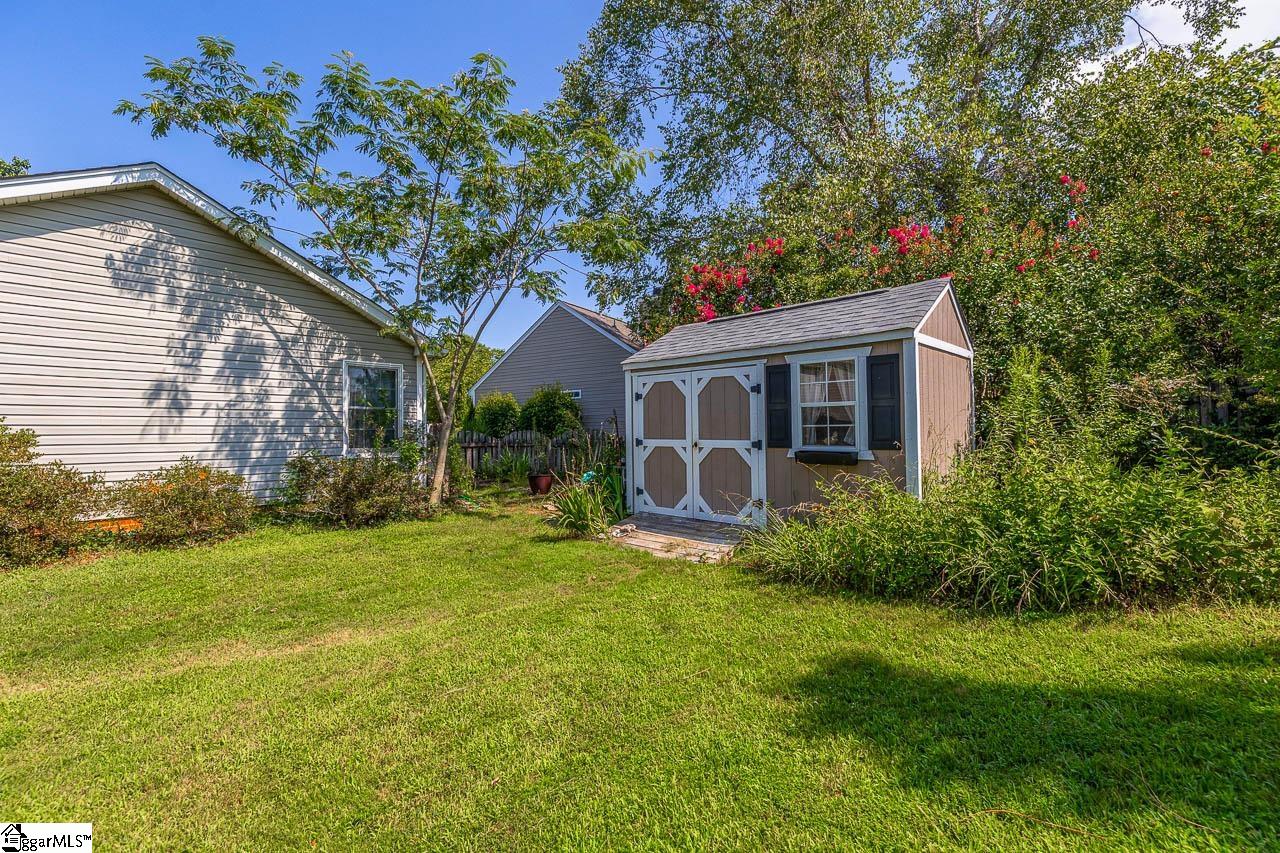 620 Fairview Lake Way Simpsonville, SC 29680