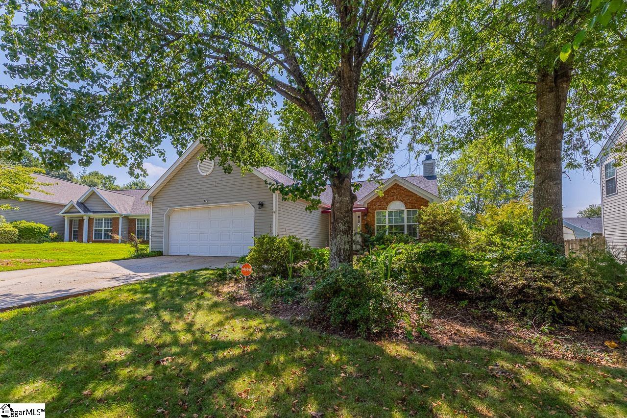 620 Fairview Lake Way Simpsonville, SC 29680