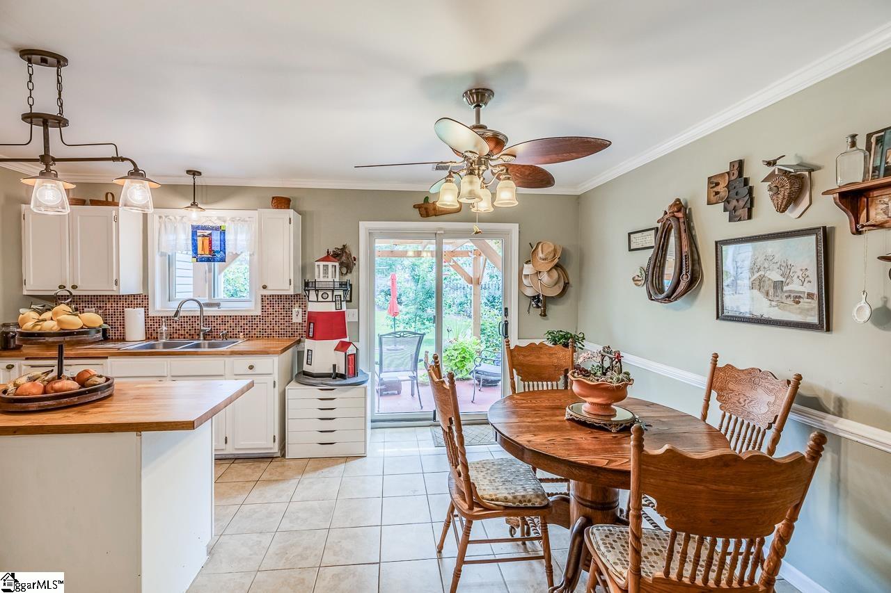620 Fairview Lake Way Simpsonville, SC 29680