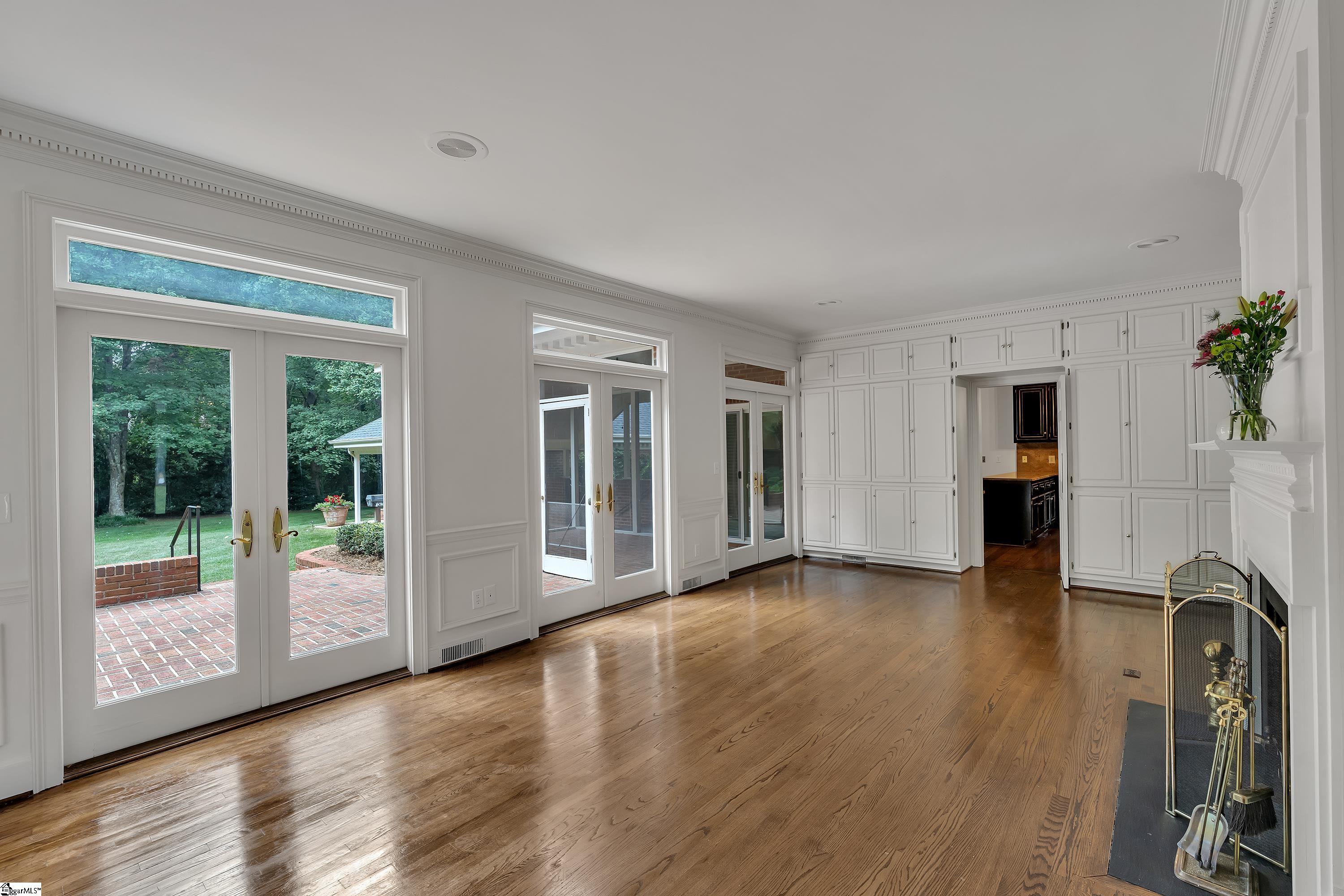 20 Hollow Hill Drive Greenville, SC 29607