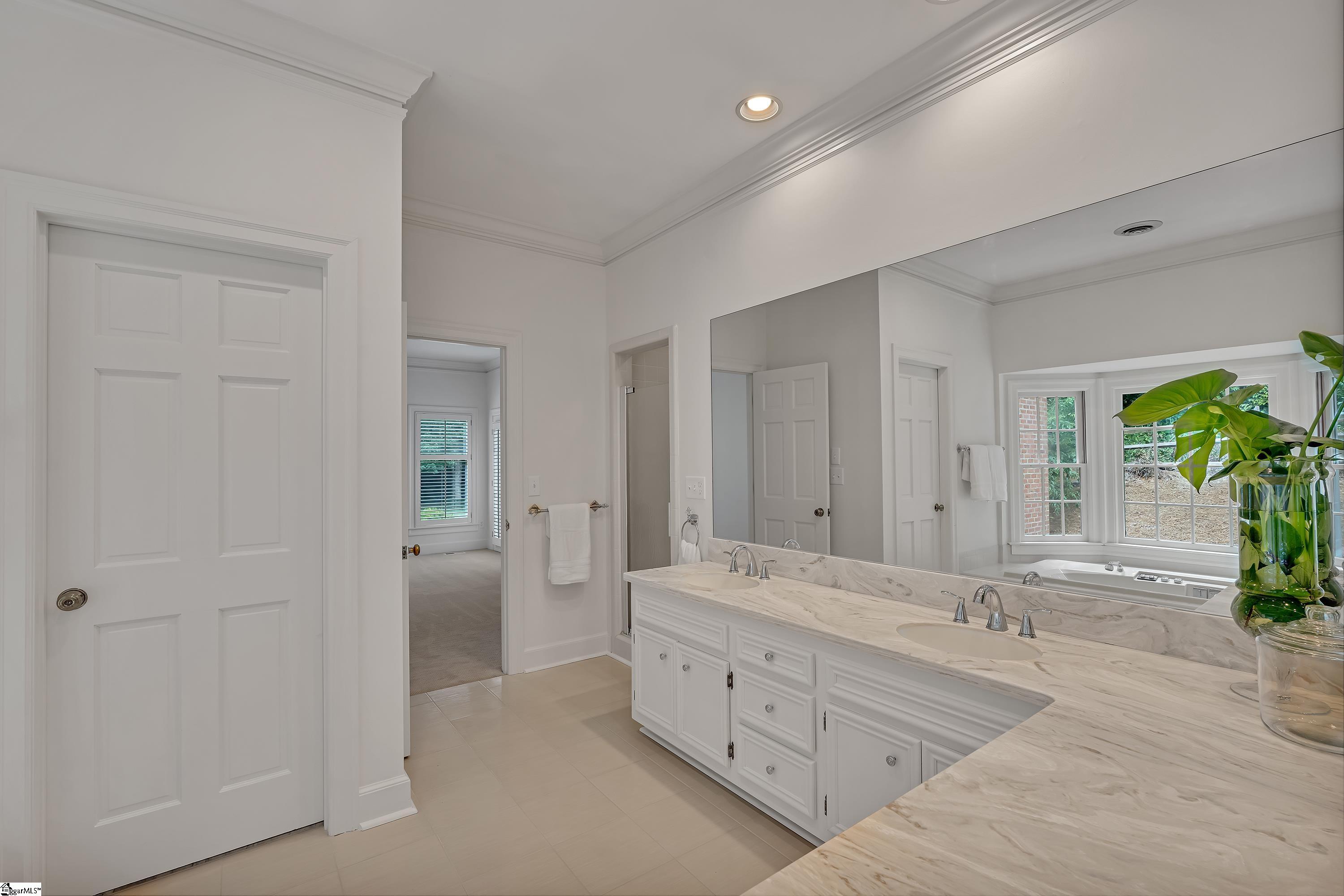20 Hollow Hill Drive Greenville, SC 29607