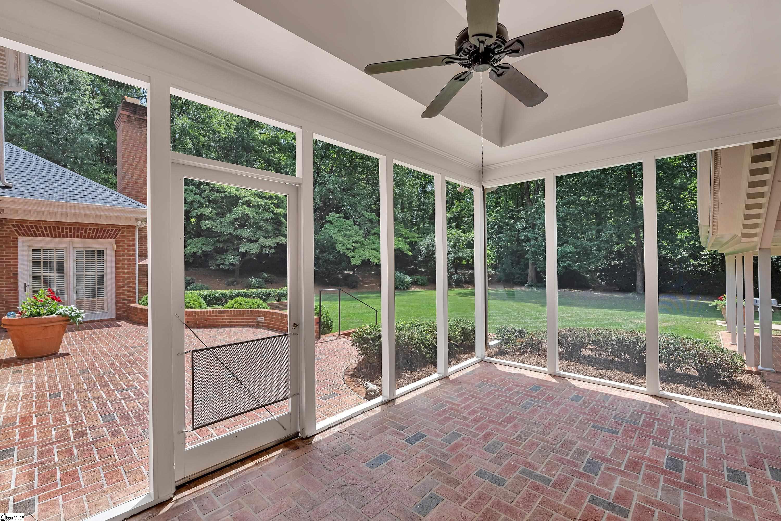 20 Hollow Hill Drive Greenville, SC 29607