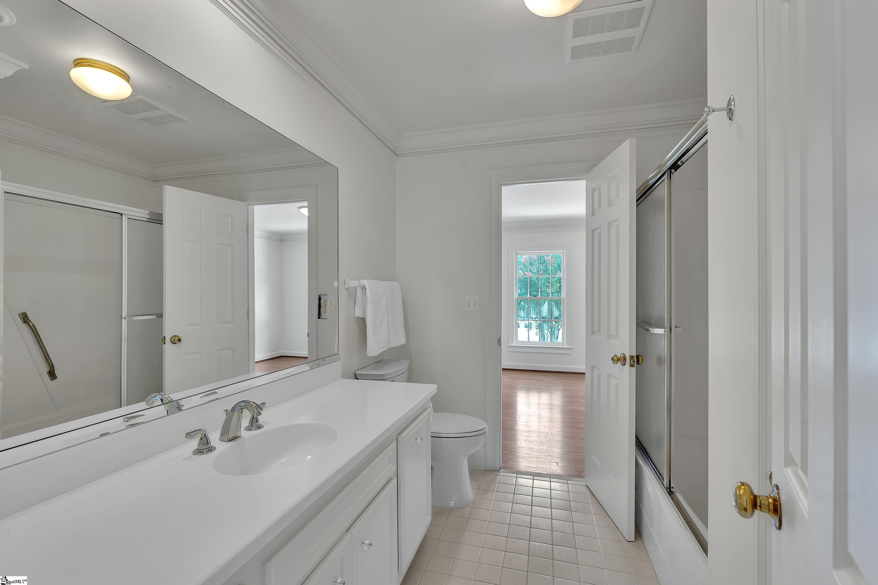 20 Hollow Hill Drive Greenville, SC 29607