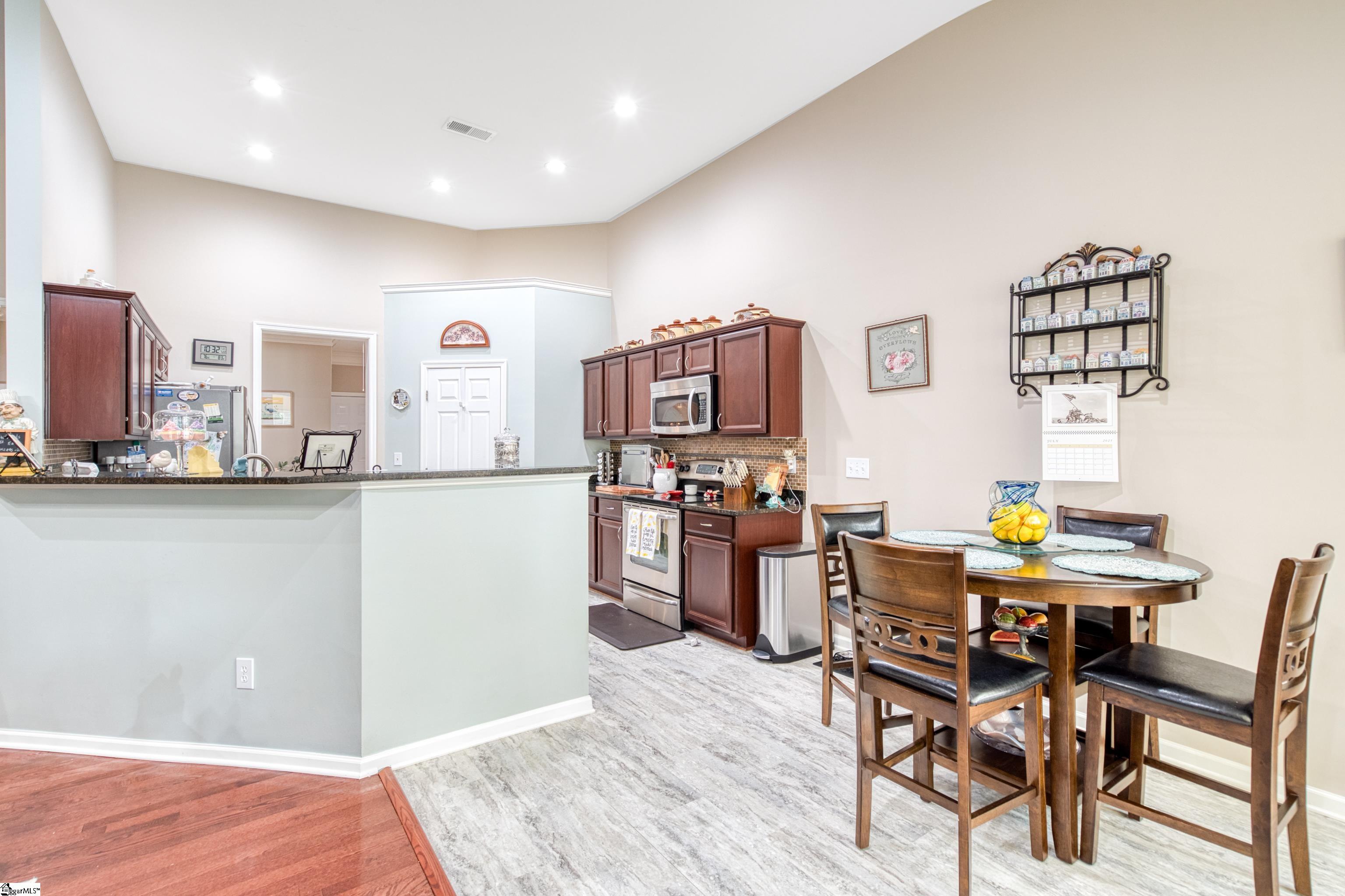 806 Hartscove Court Boiling Springs, SC 29316