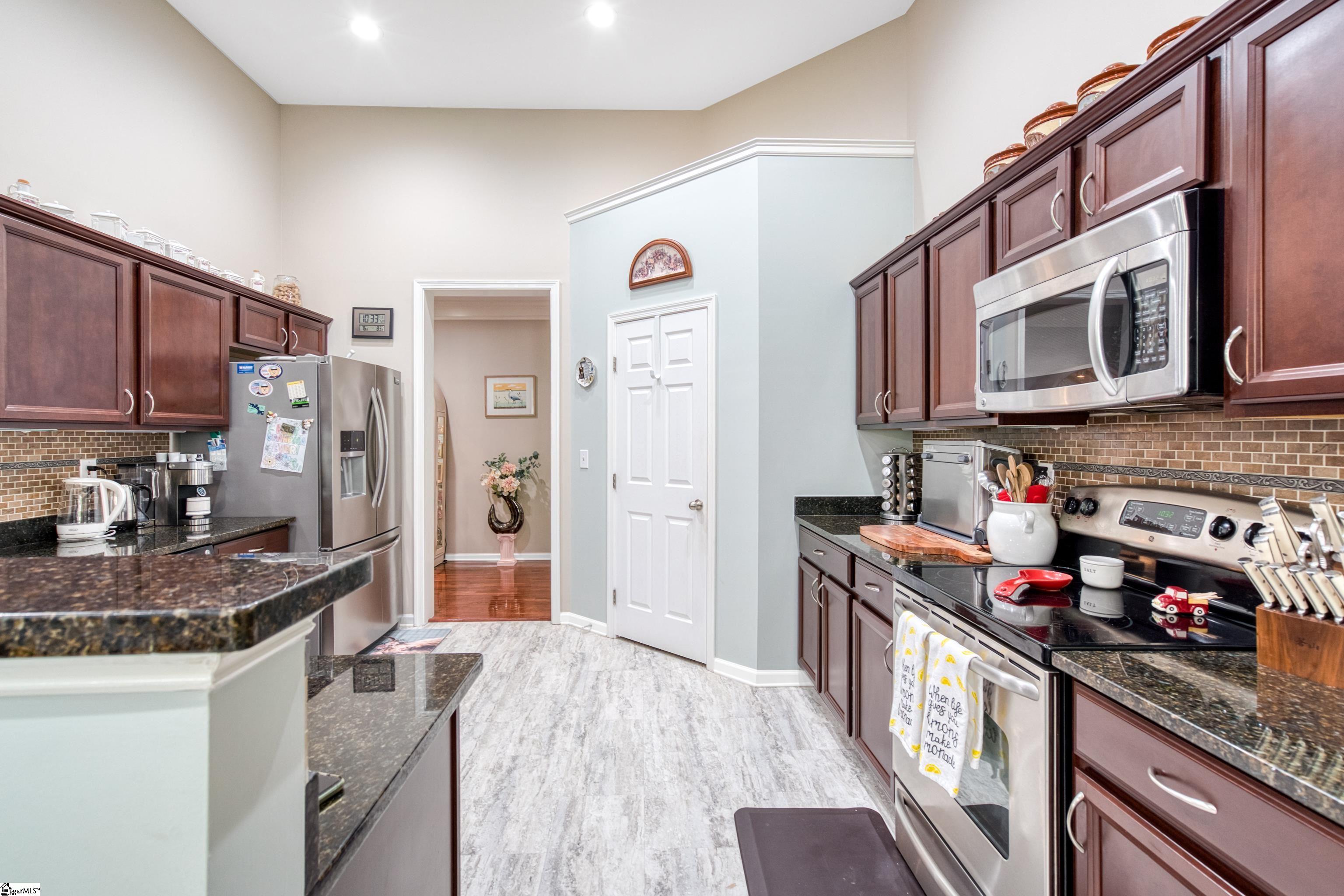 806 Hartscove Court Boiling Springs, SC 29316