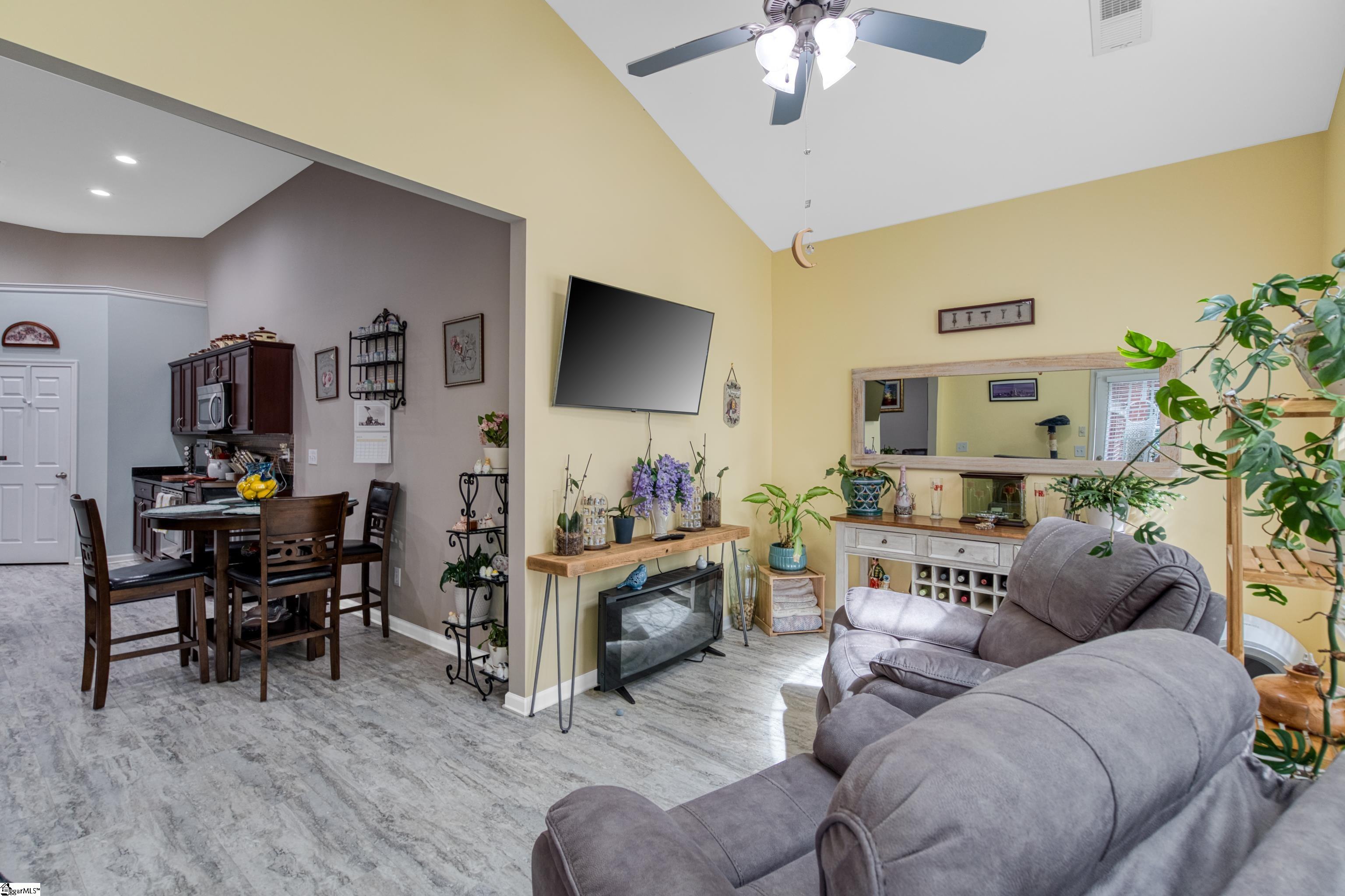 806 Hartscove Court Boiling Springs, SC 29316