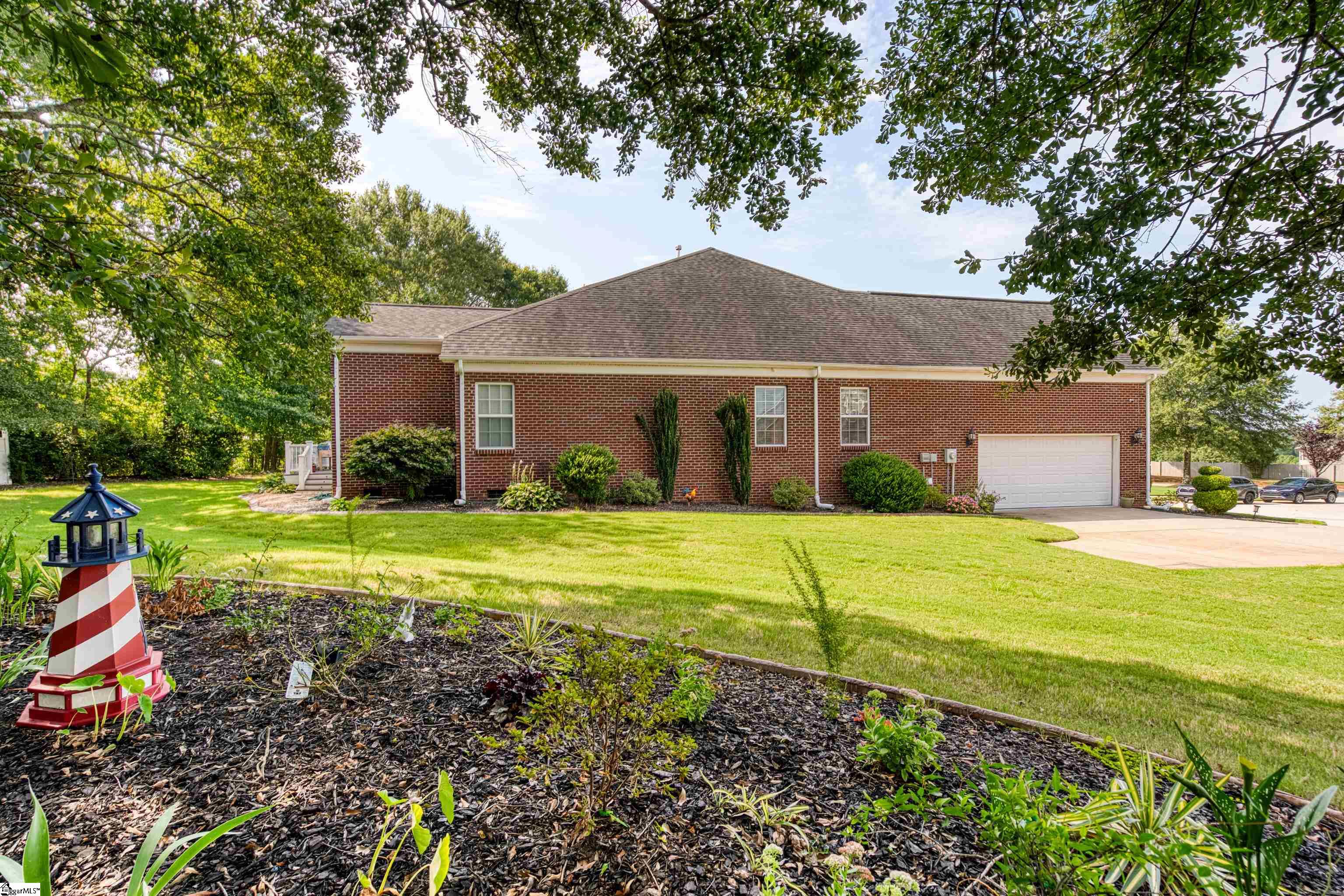 806 Hartscove Court Boiling Springs, SC 29316