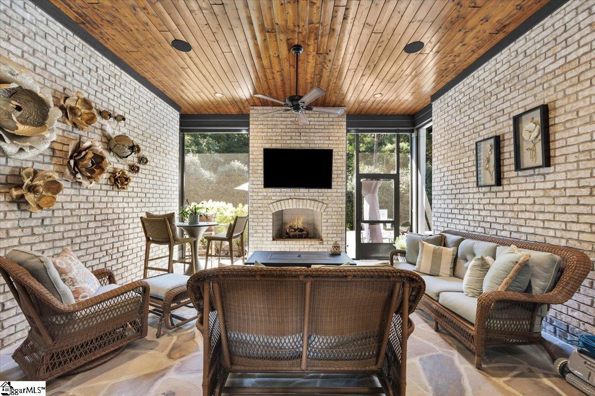 106 Chestnut Pond Lane Simpsonville, SC 29681