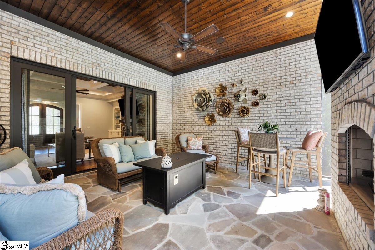 106 Chestnut Pond Lane Simpsonville, SC 29681