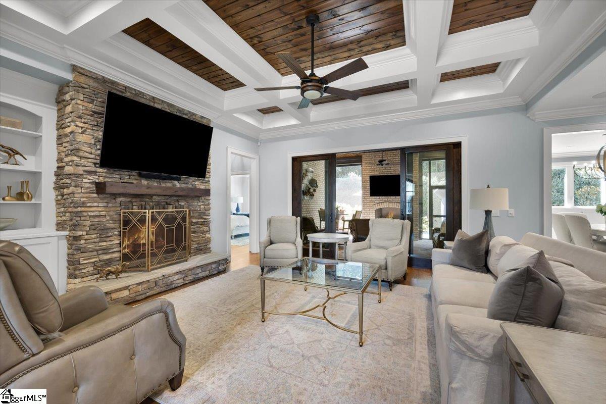 106 Chestnut Pond Lane Simpsonville, SC 29681