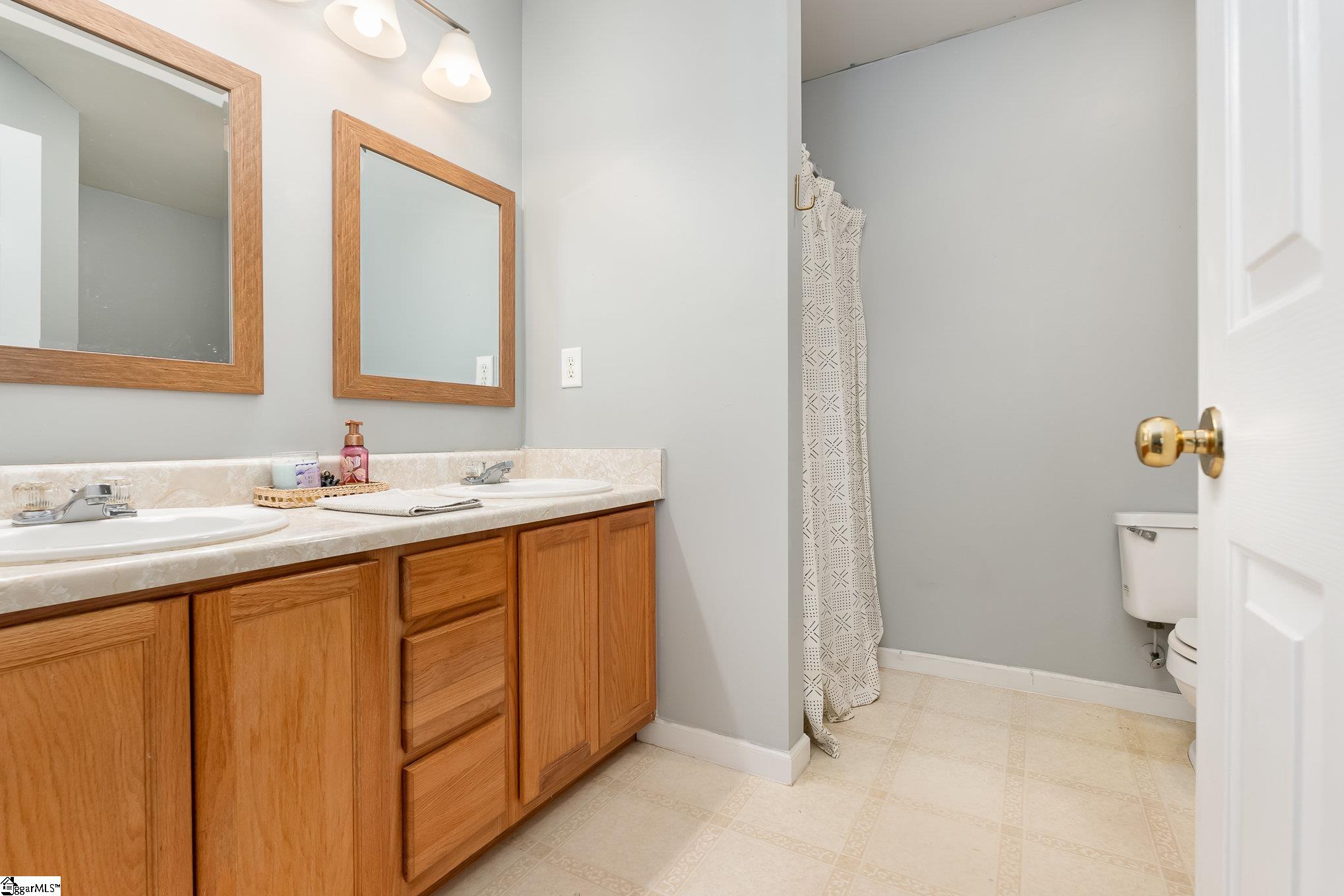2 Buck Trail Fountain Inn, SC 29644