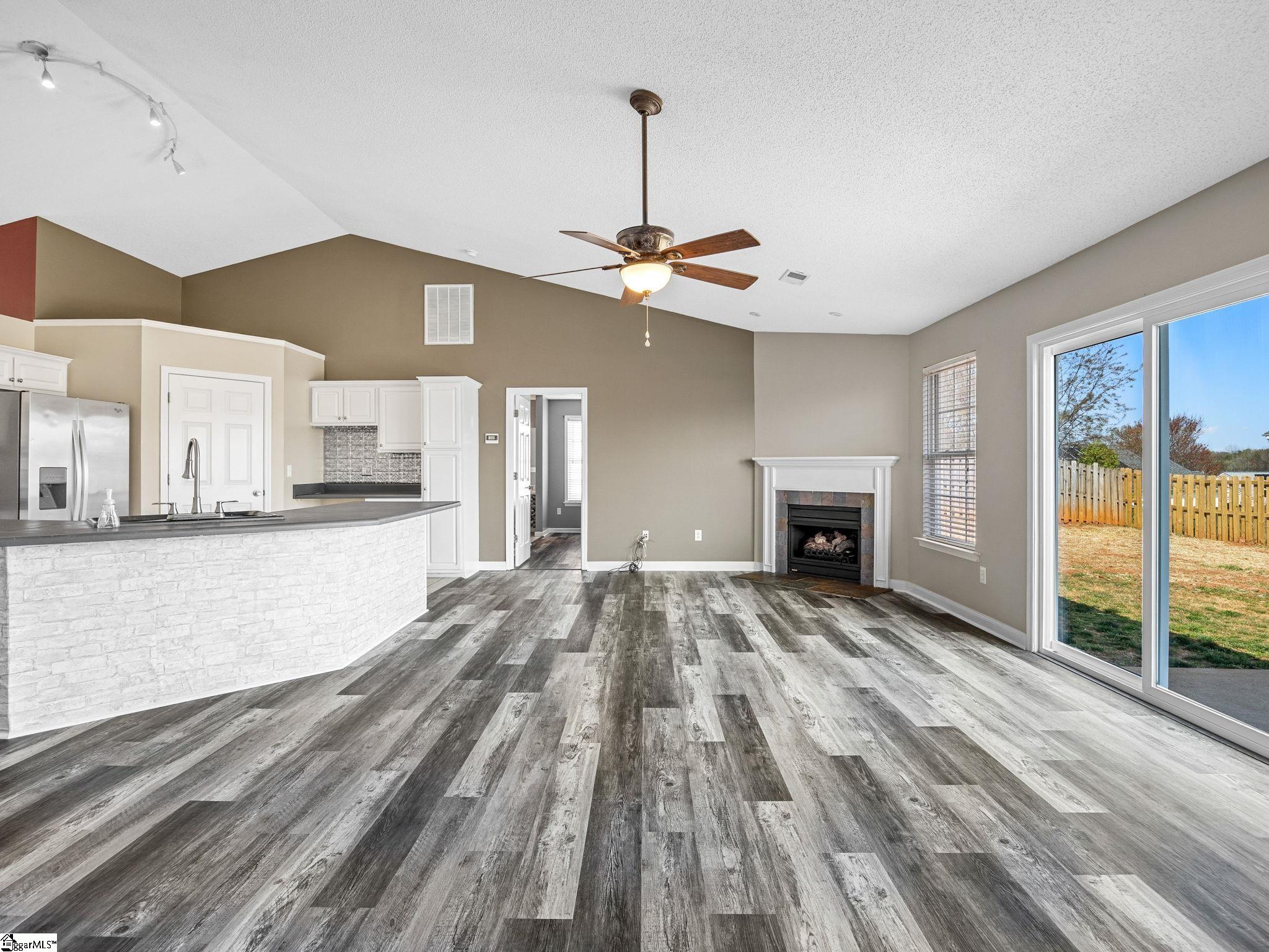 461 Candleglow Drive Boiling Springs, SC 29316