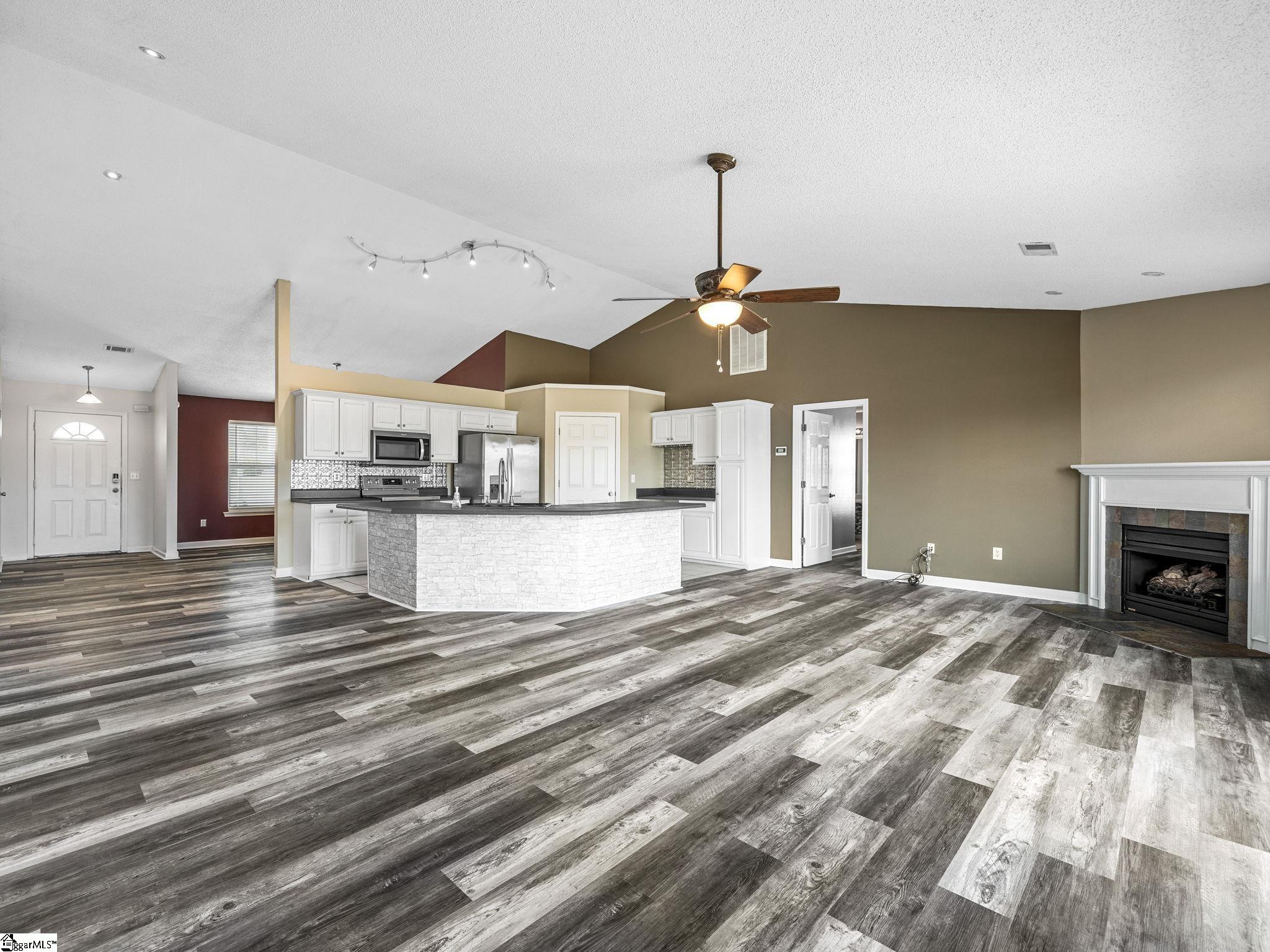 461 Candleglow Drive Boiling Springs, SC 29316