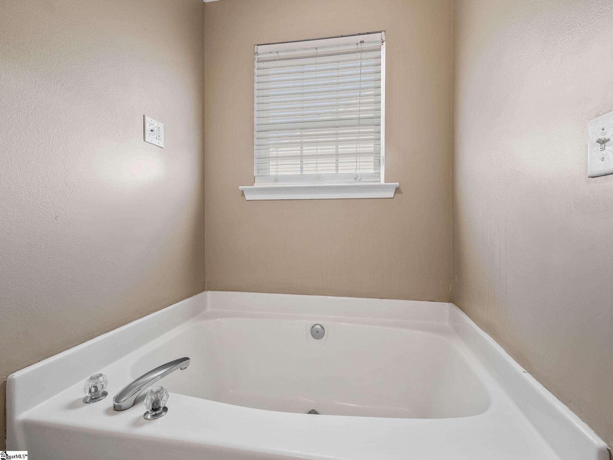 461 Candleglow Drive Boiling Springs, SC 29316