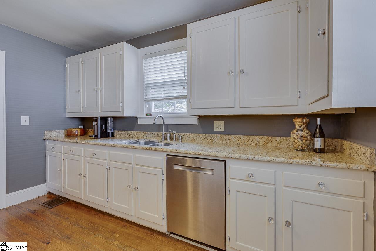 112 Paris Mountain Avenue Greenville, SC 29609
