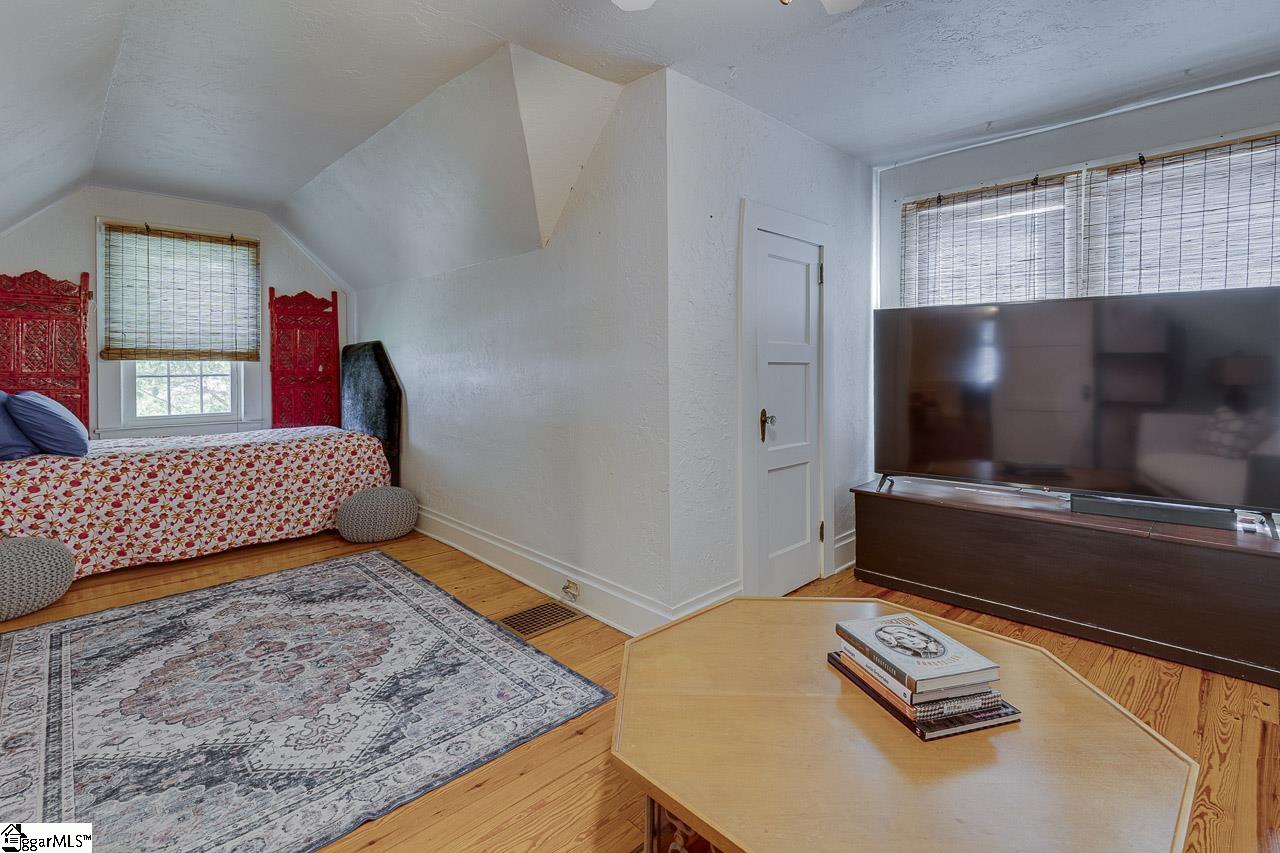 112 Paris Mountain Avenue Greenville, SC 29609