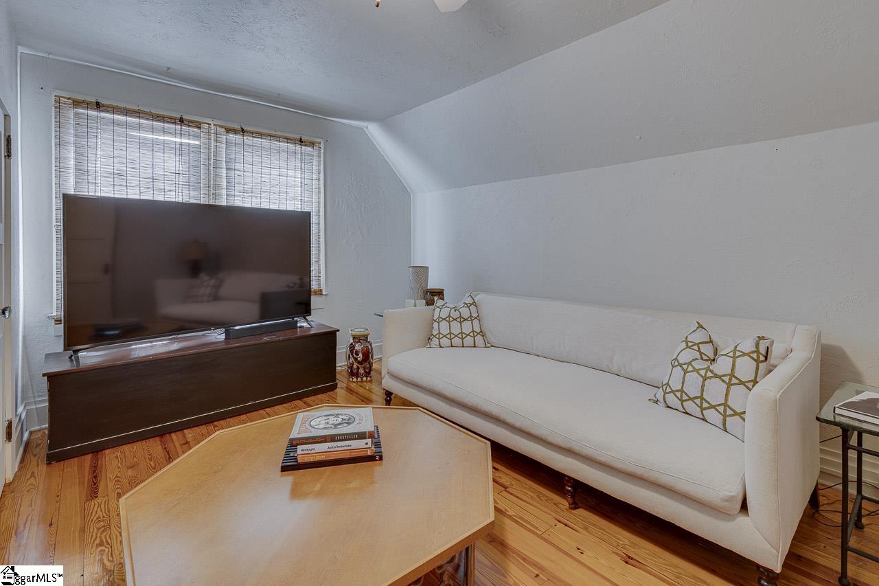 112 Paris Mountain Avenue Greenville, SC 29609