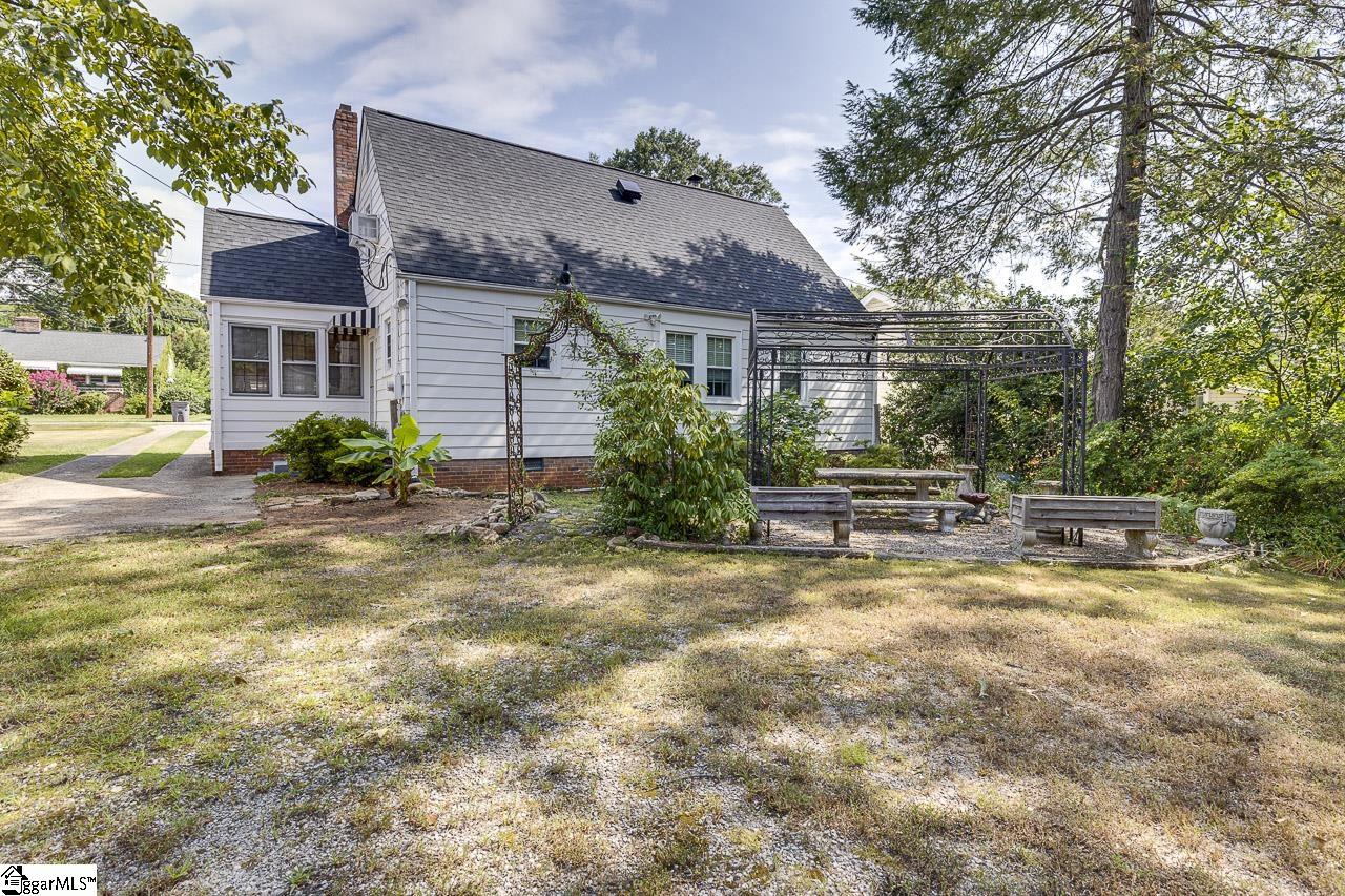 112 Paris Mountain Avenue Greenville, SC 29609