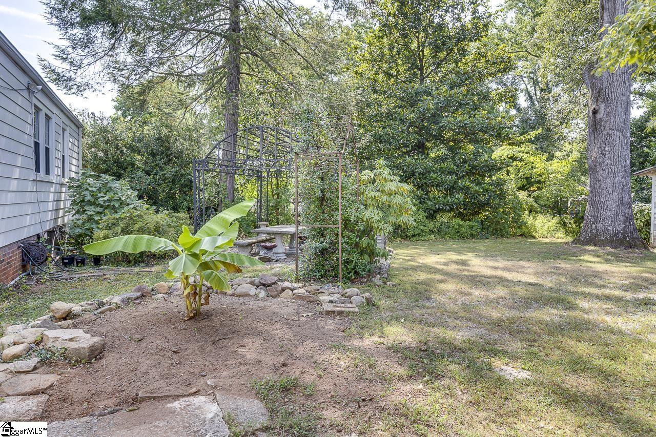 112 Paris Mountain Avenue Greenville, SC 29609