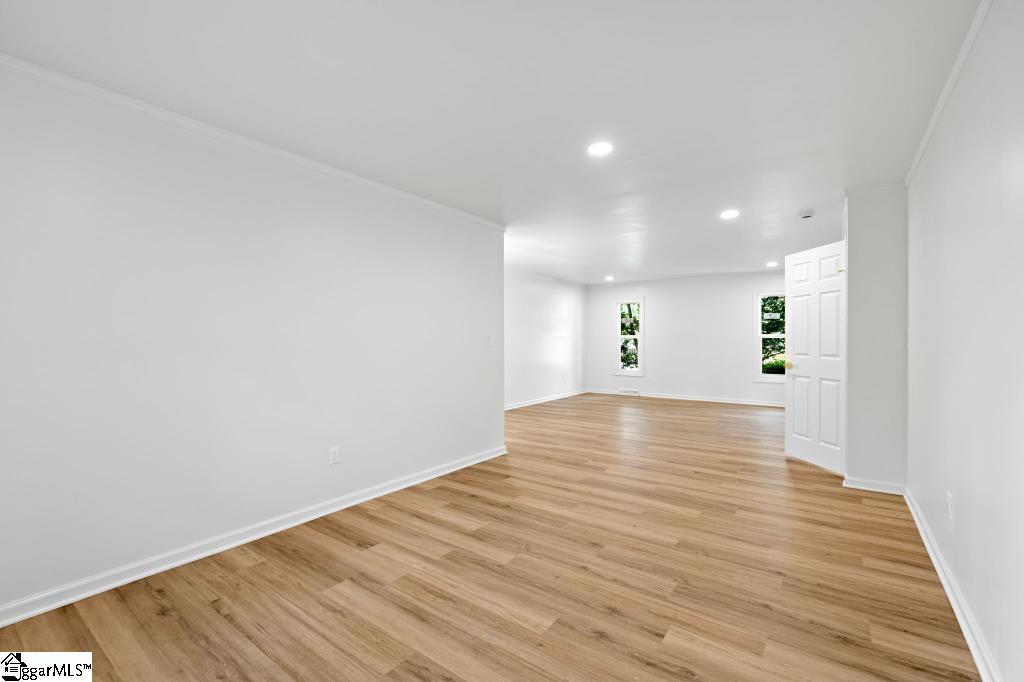 7 N Walden Pointe Taylors, SC 29687-3862
