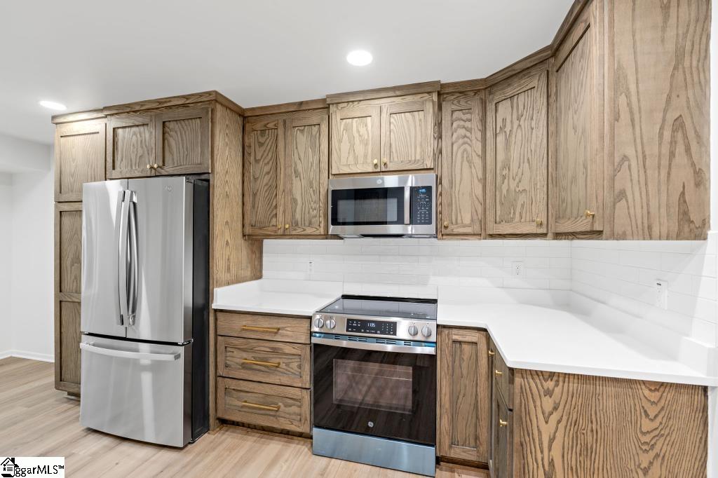 7 N Walden Pointe Taylors, SC 29687-3862