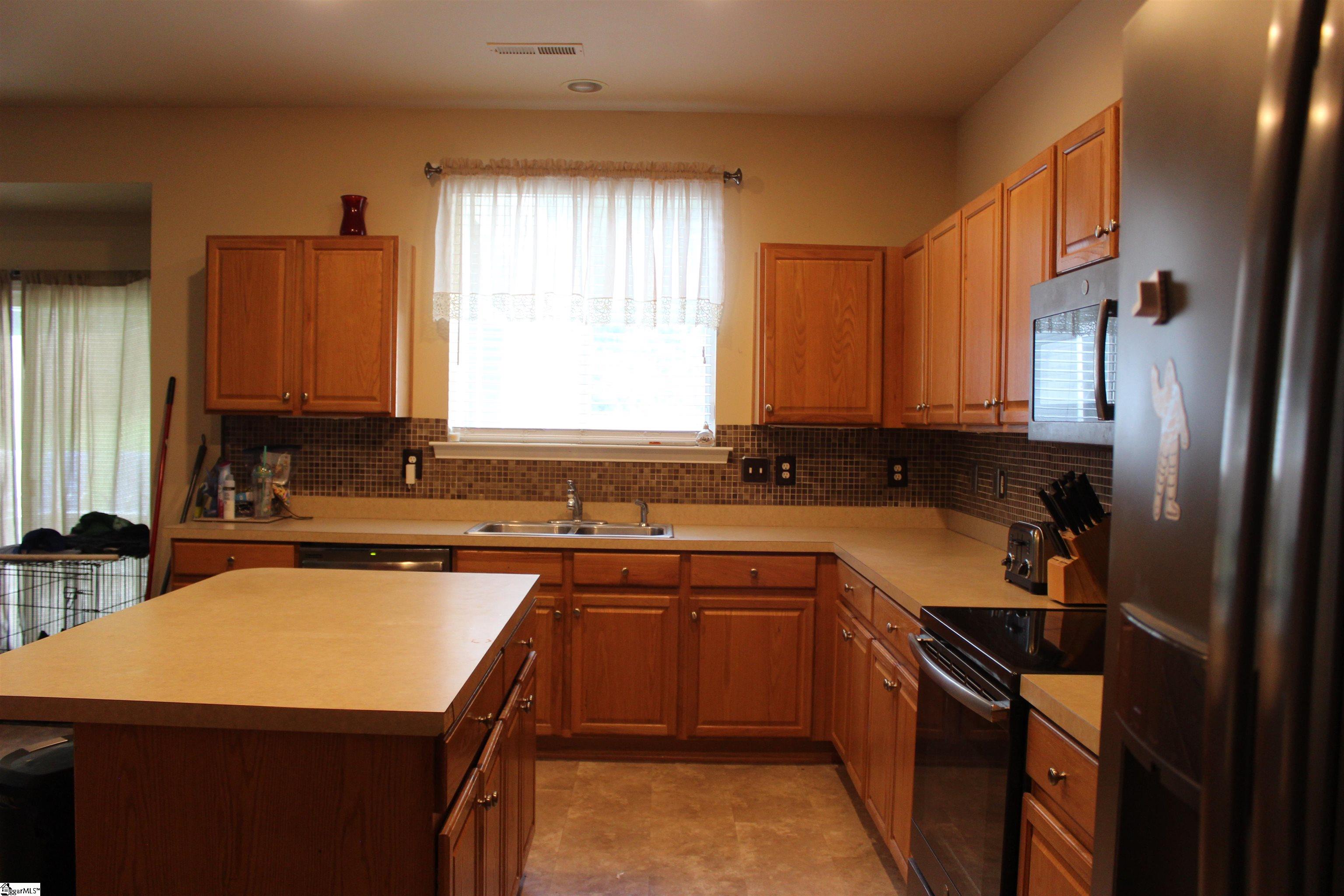 27 Border Avenue Simpsonville, SC 29680