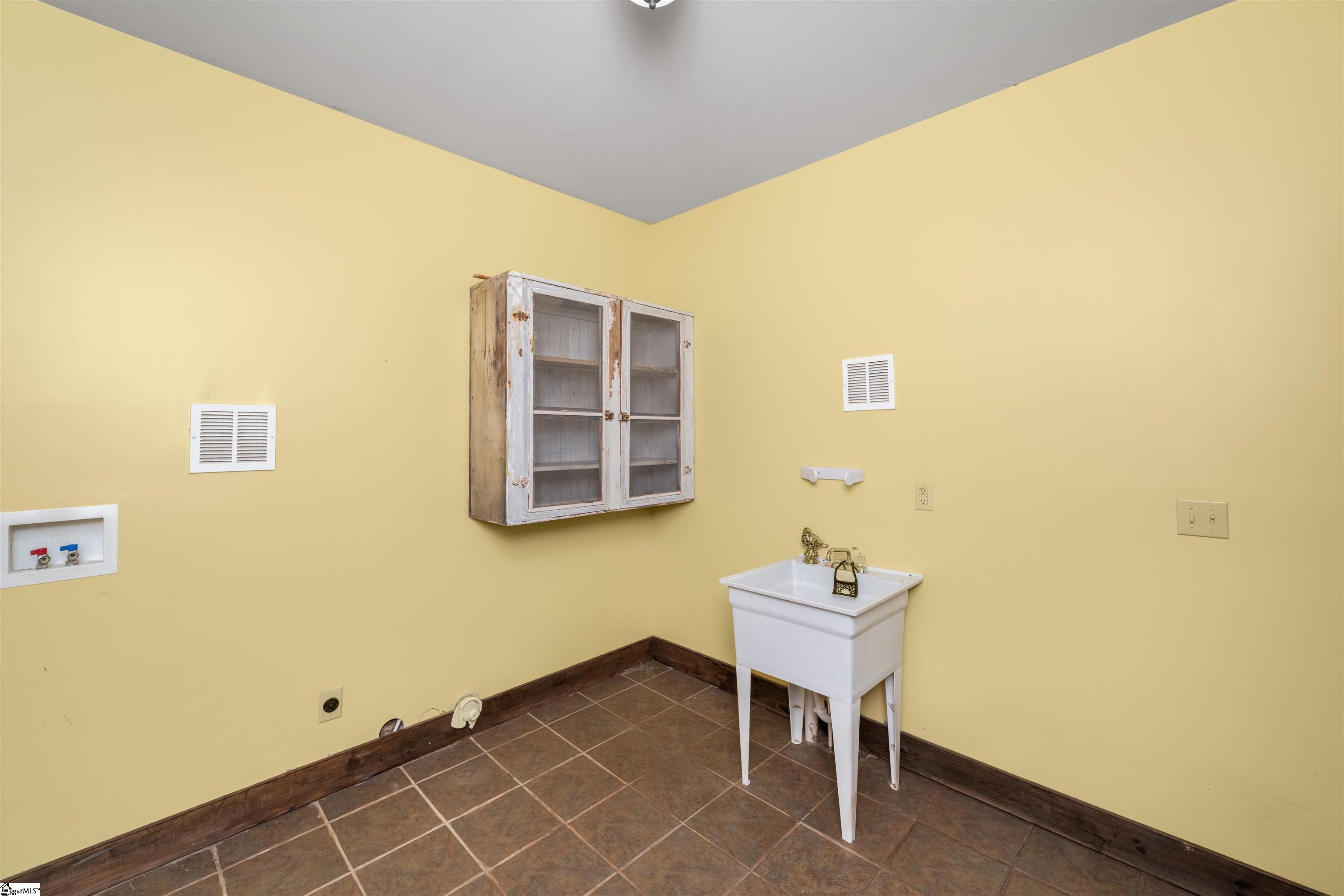 616 Connelly Road Pickens, SC 29671
