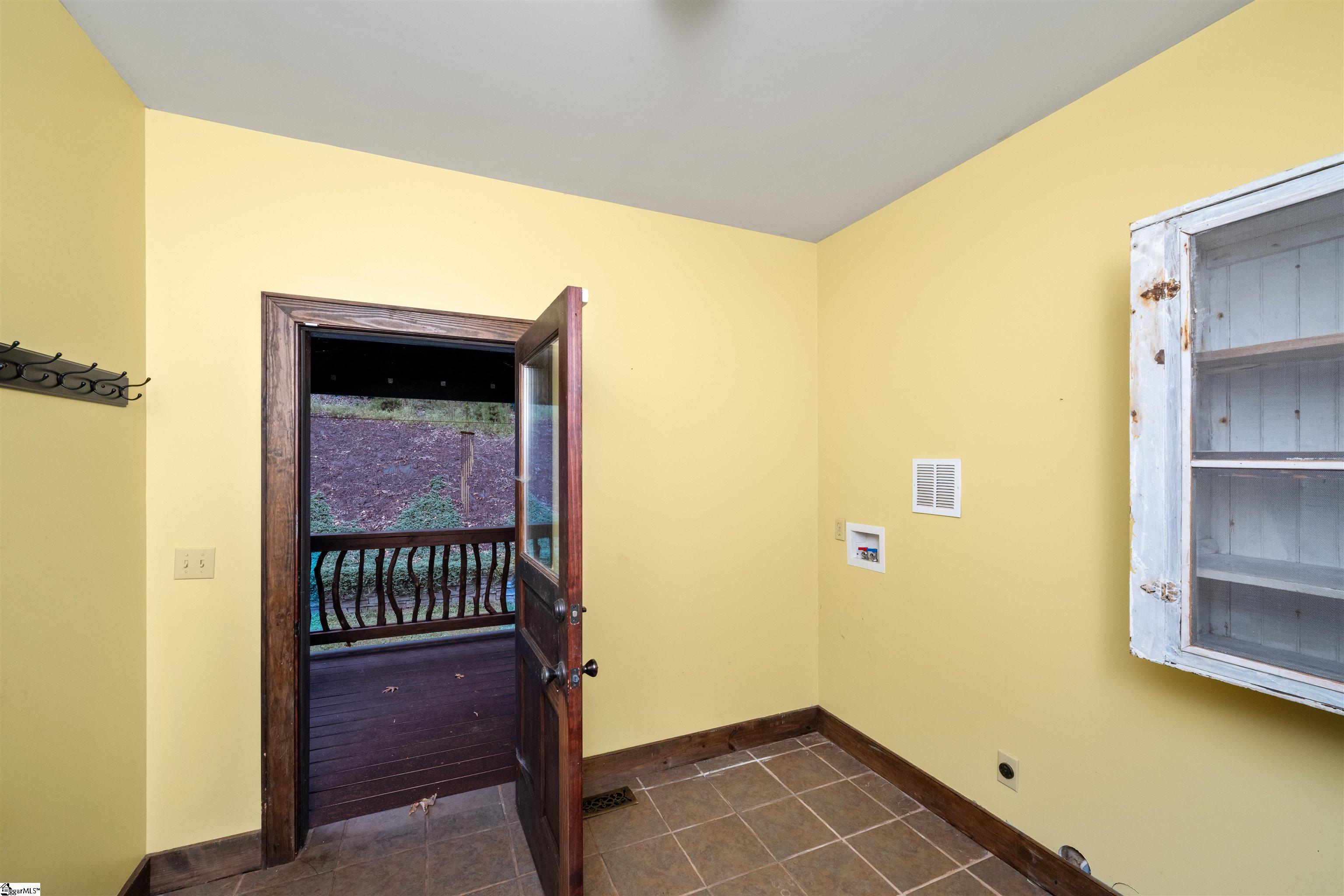 616 Connelly Road Pickens, SC 29671