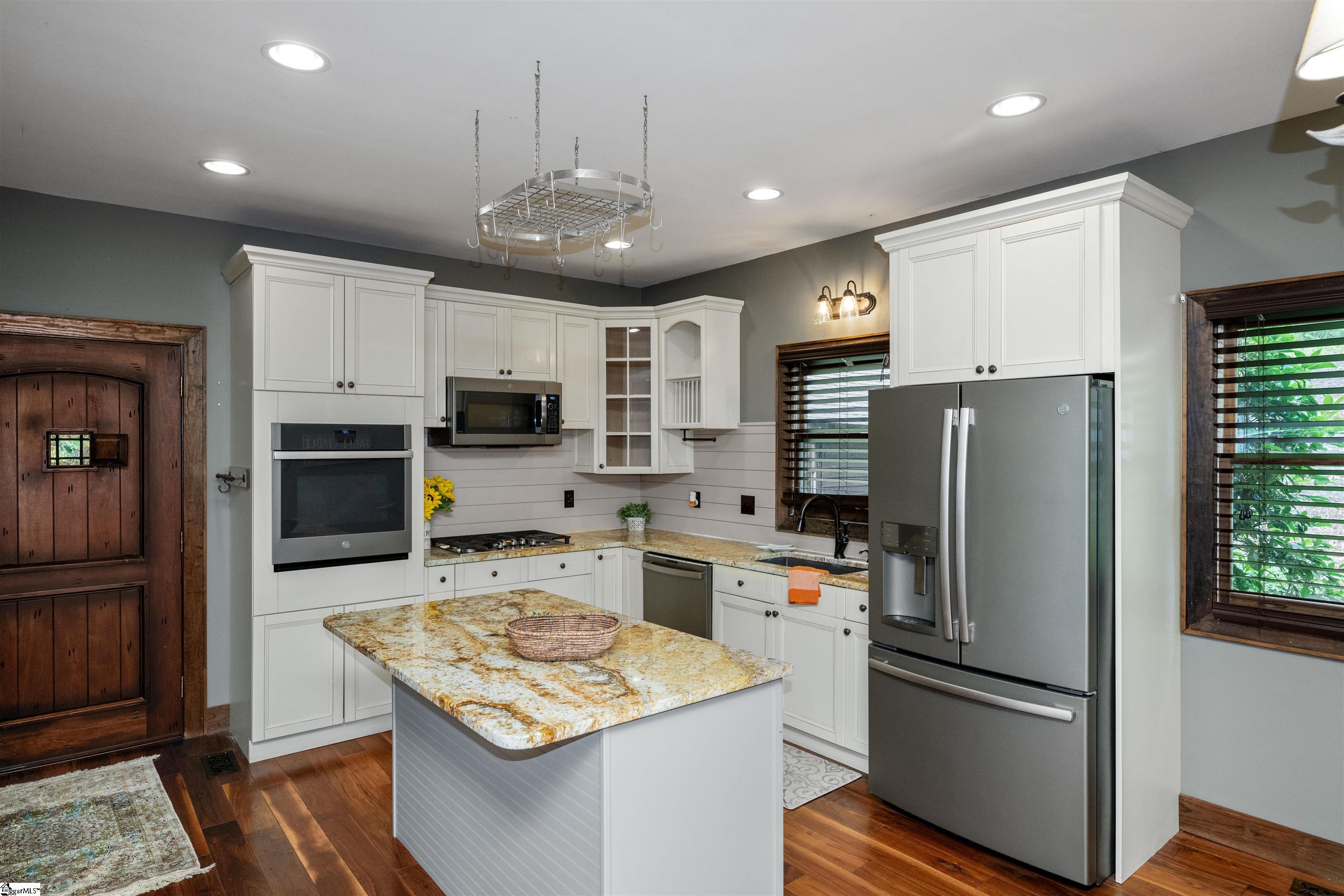 616 Connelly Road Pickens, SC 29671