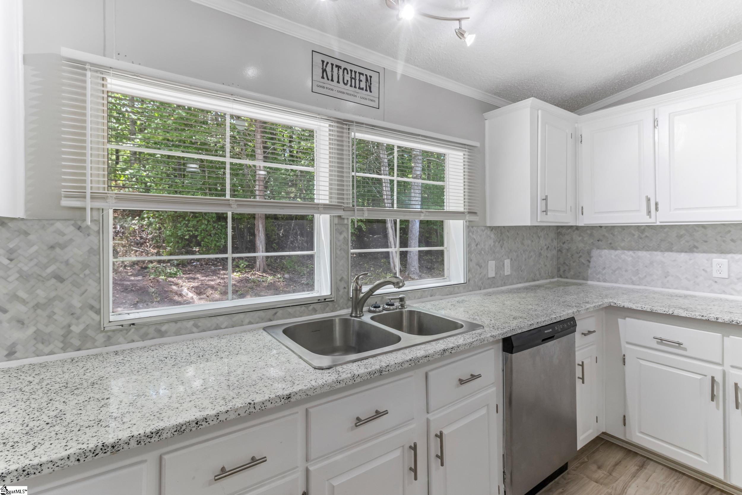 1298 Mordeci Mountain Road Gray Court, SC 29645