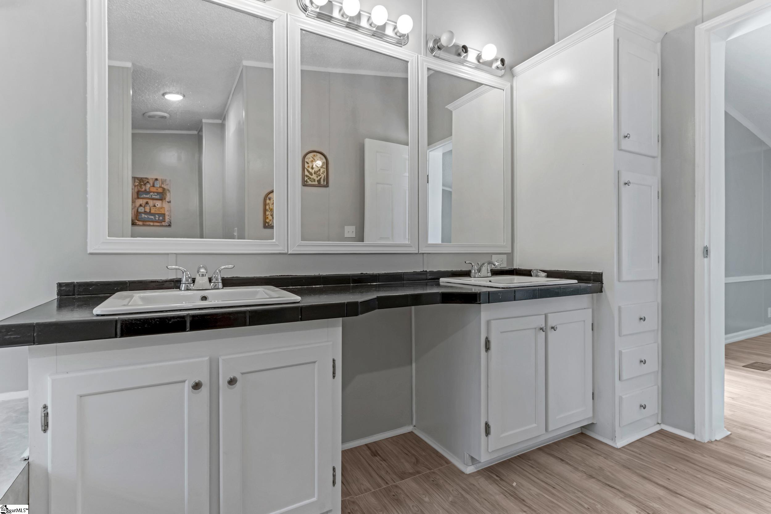 1298 Mordeci Mountain Road Gray Court, SC 29645