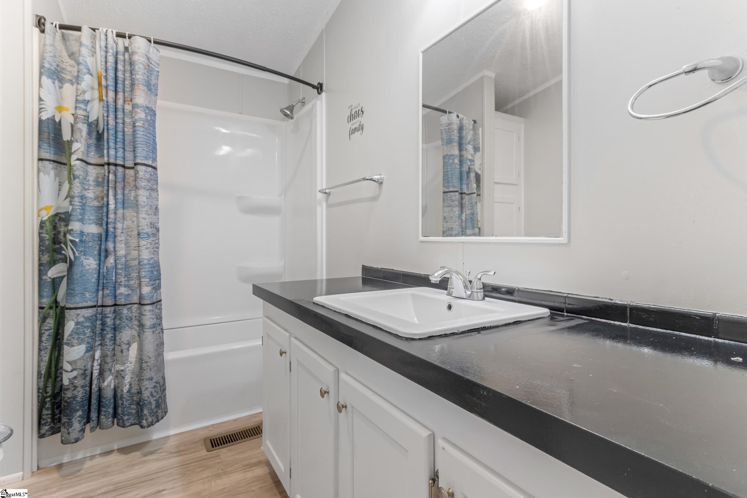 1298 Mordeci Mountain Road Gray Court, SC 29645