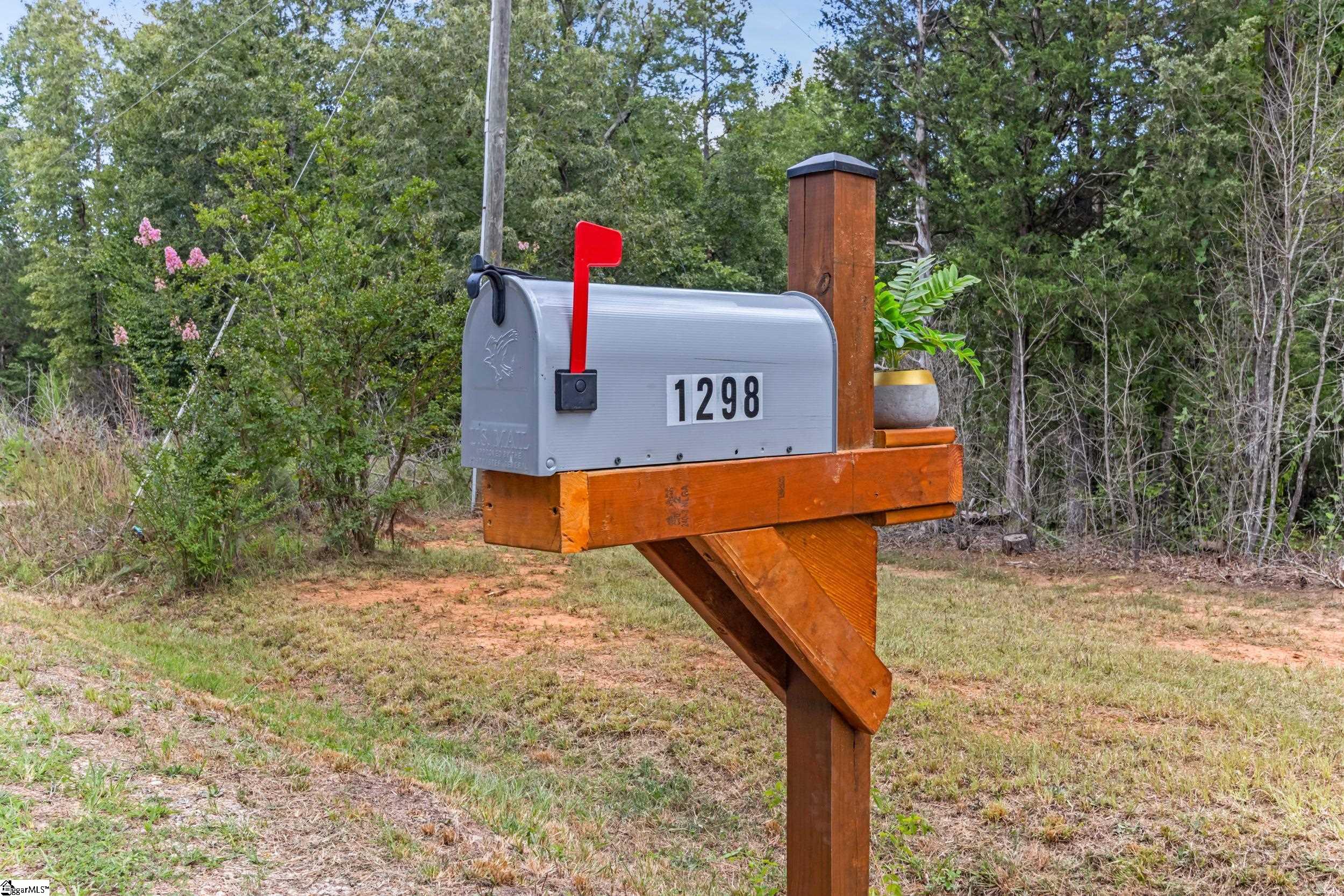 1298 Mordeci Mountain Road Gray Court, SC 29645