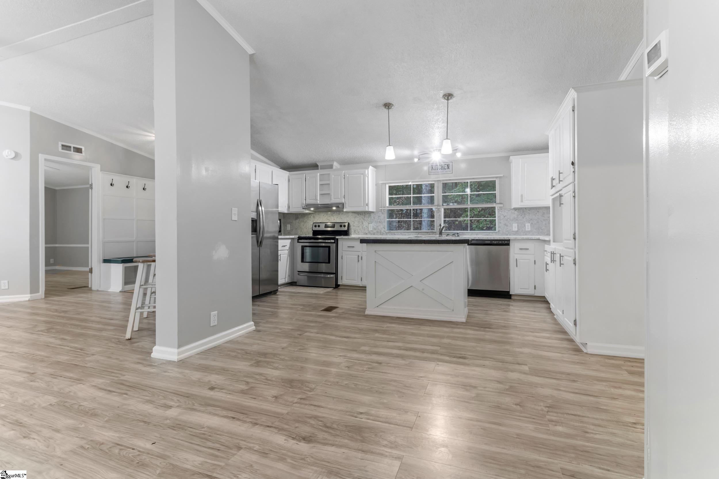 1298 Mordeci Mountain Road Gray Court, SC 29645