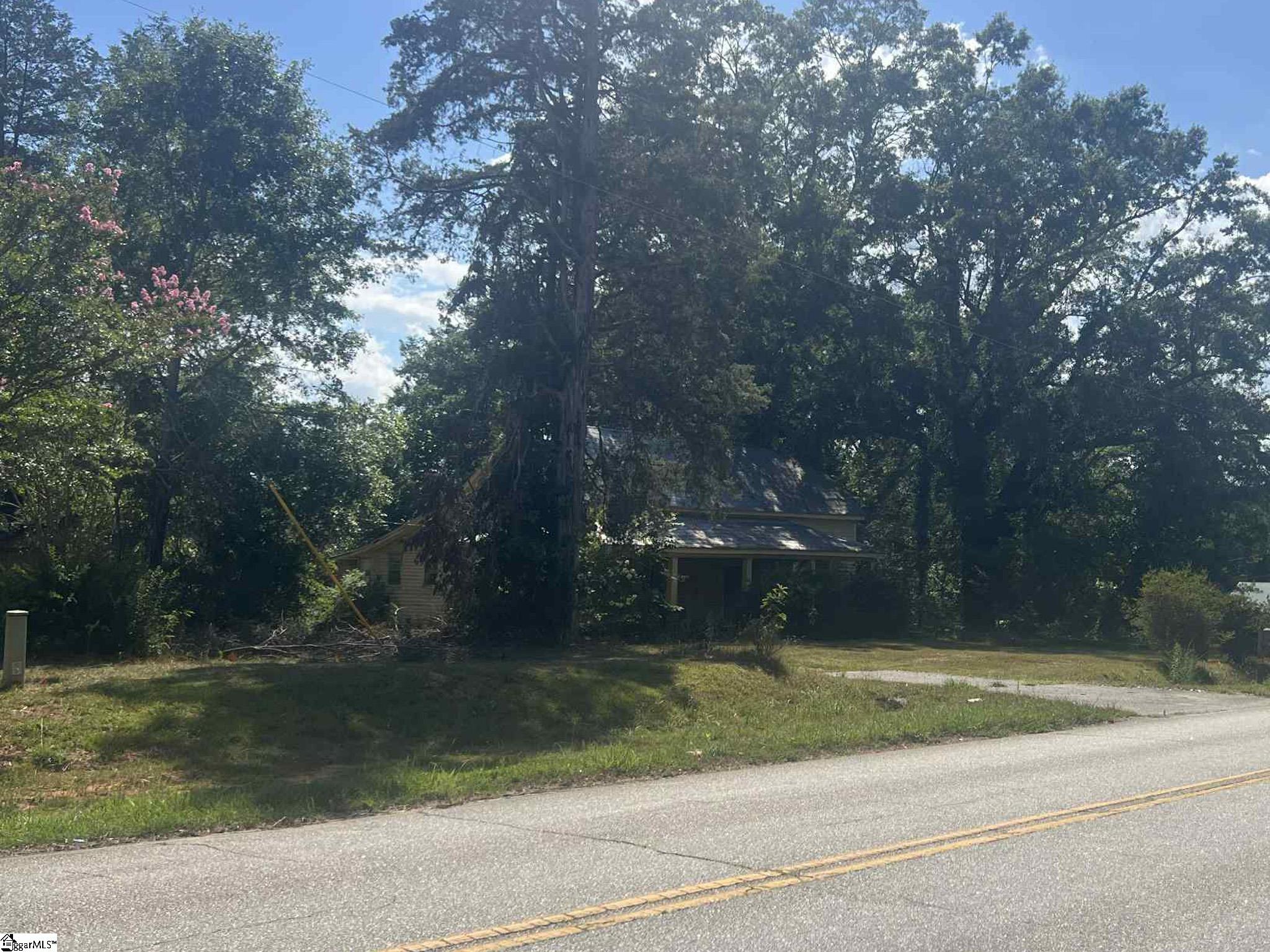1655 Old Switzer Road Moore, SC 29369
