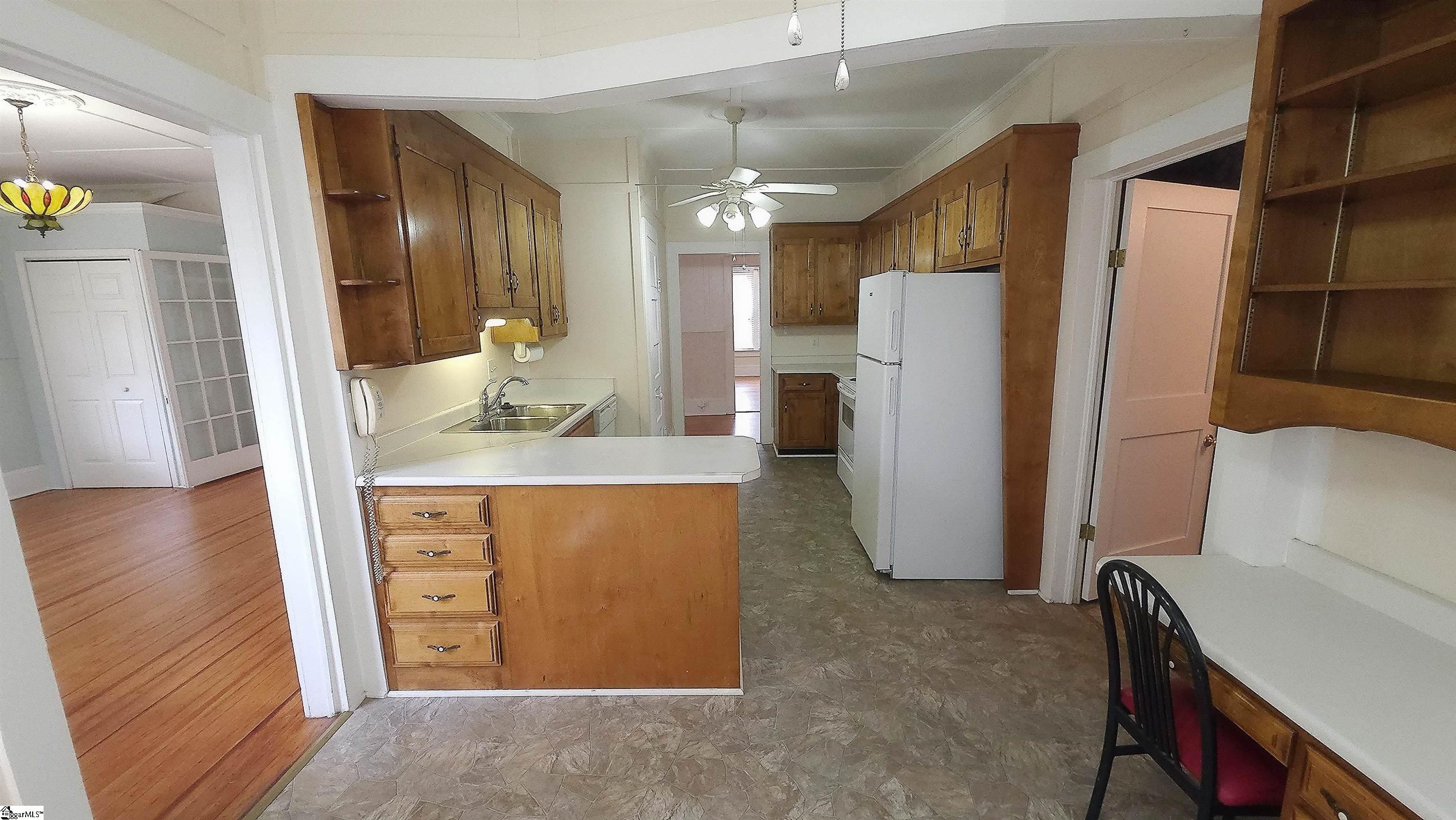 102 Wardlaw Street Abbeville, SC 29620