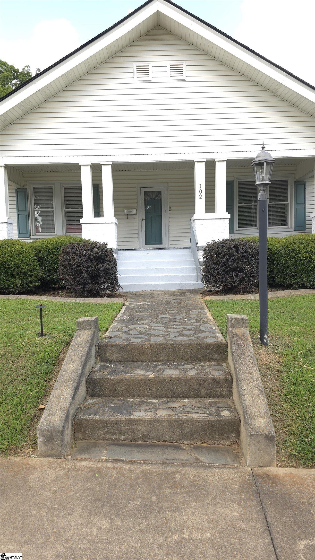 102 Wardlaw Street Abbeville, SC 29620