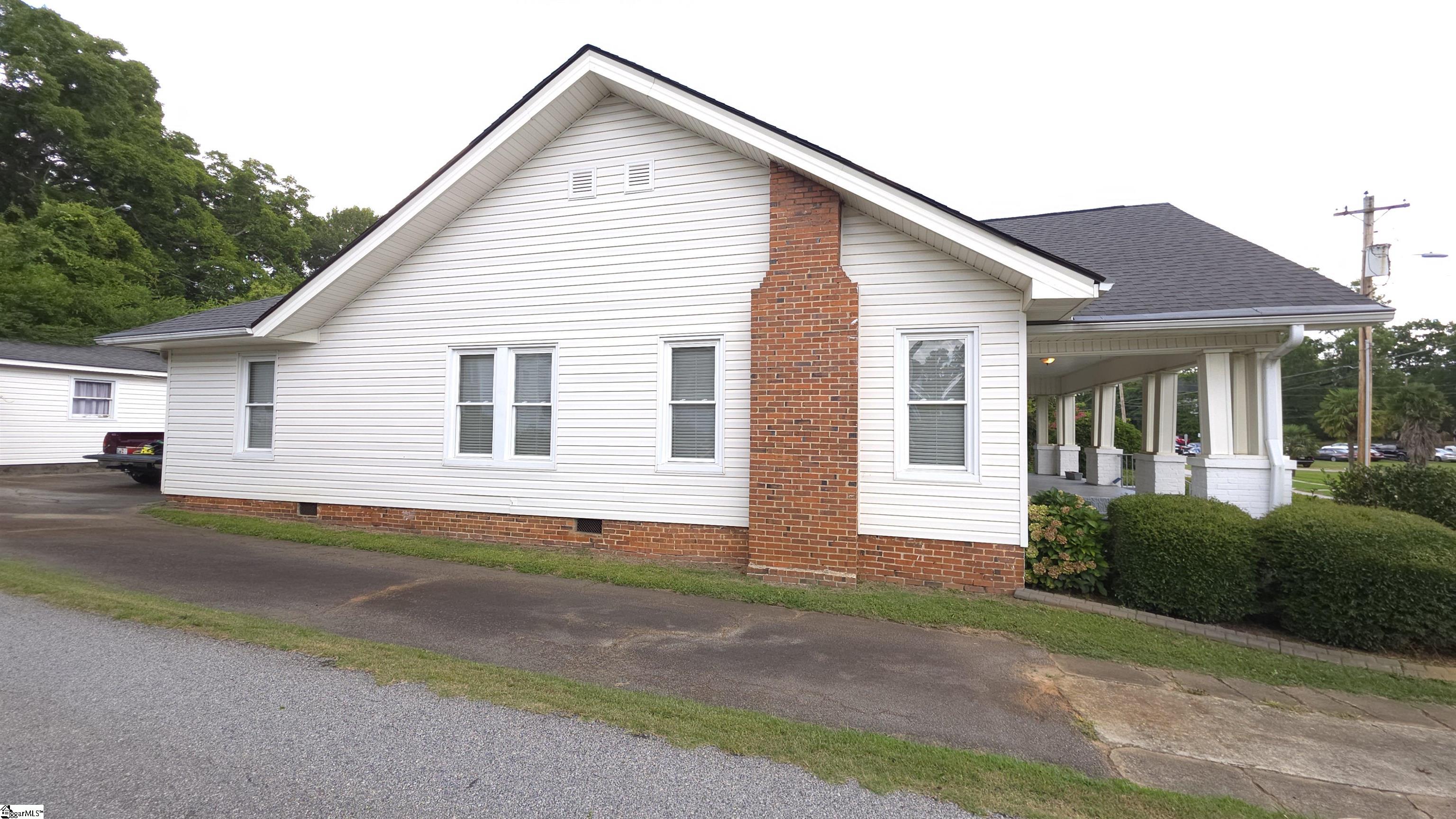102 Wardlaw Street Abbeville, SC 29620