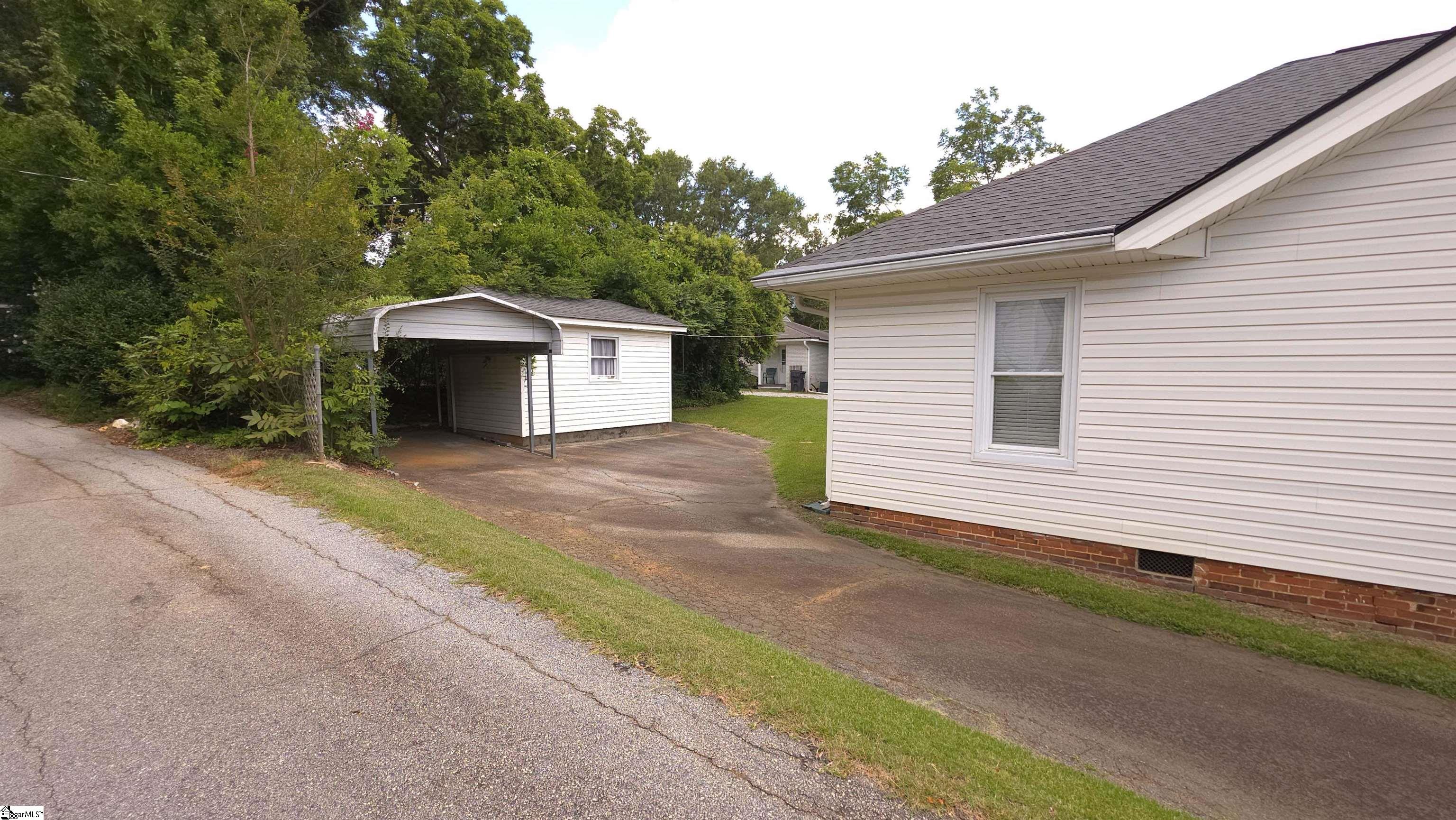102 Wardlaw Street Abbeville, SC 29620