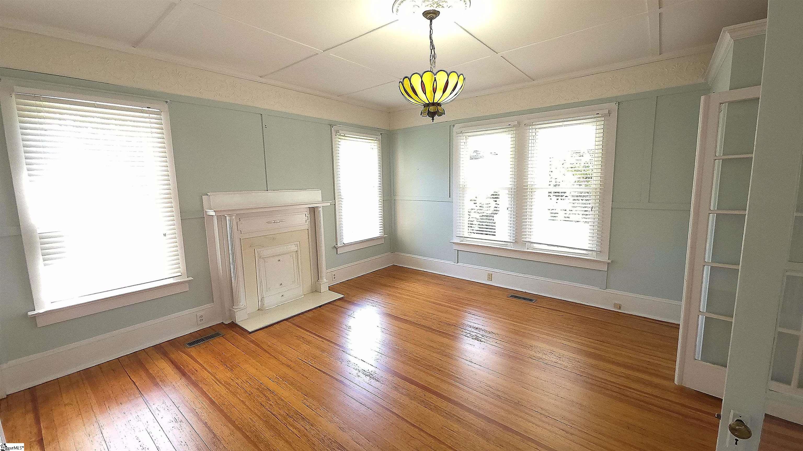 102 Wardlaw Street Abbeville, SC 29620