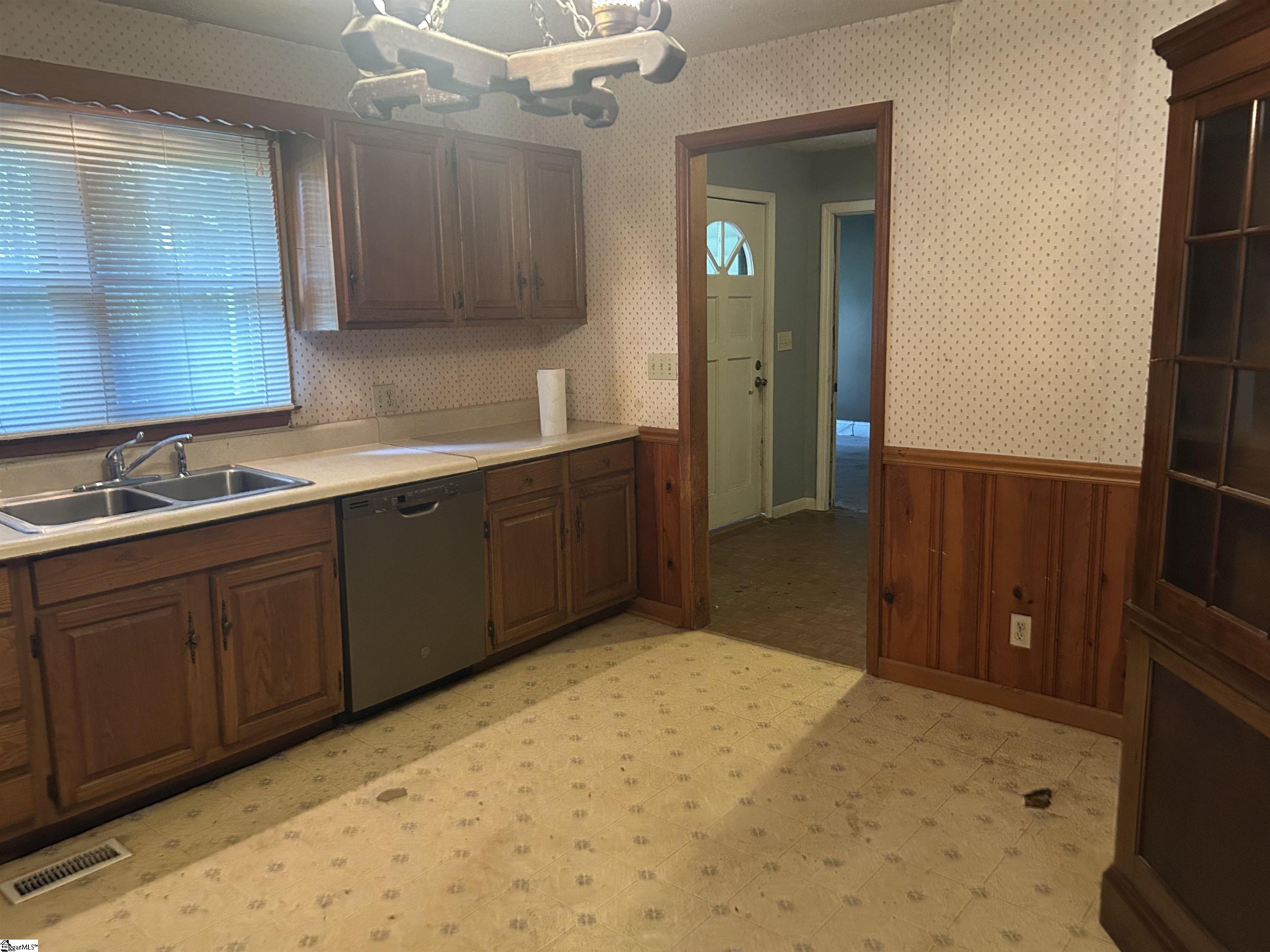 3153 Georgia Road Gray Court, SC 29645