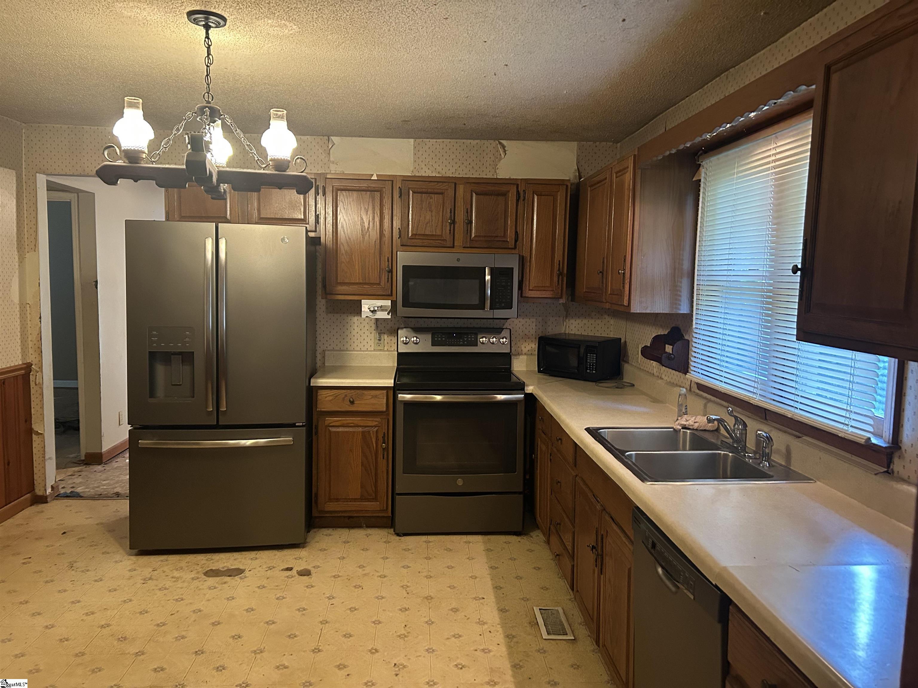 3153 Georgia Road Gray Court, SC 29645