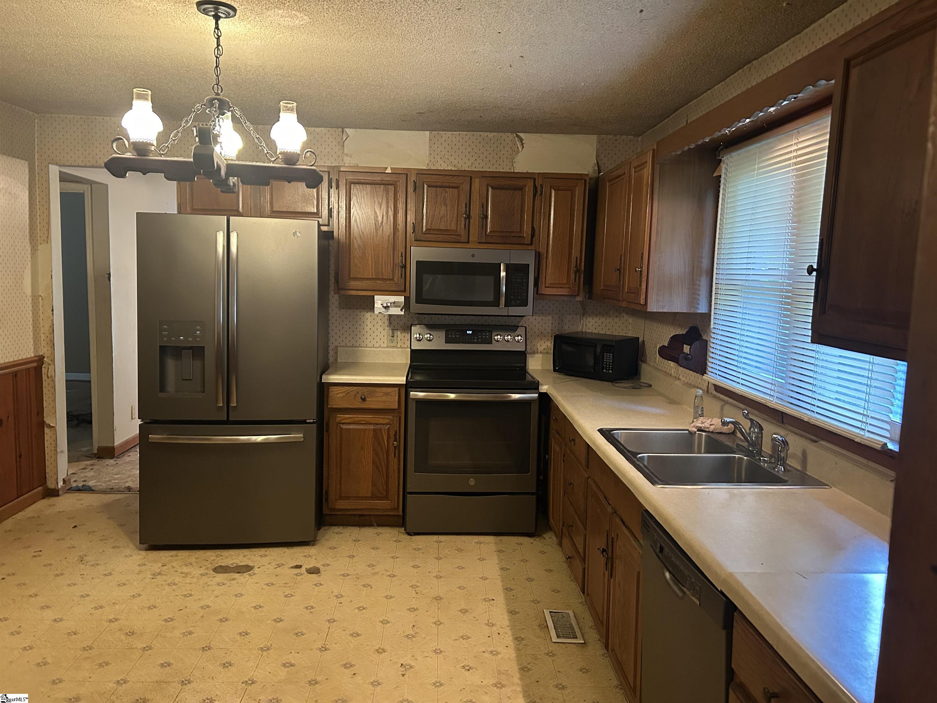 3153 Georgia Road Gray Court, SC 29645