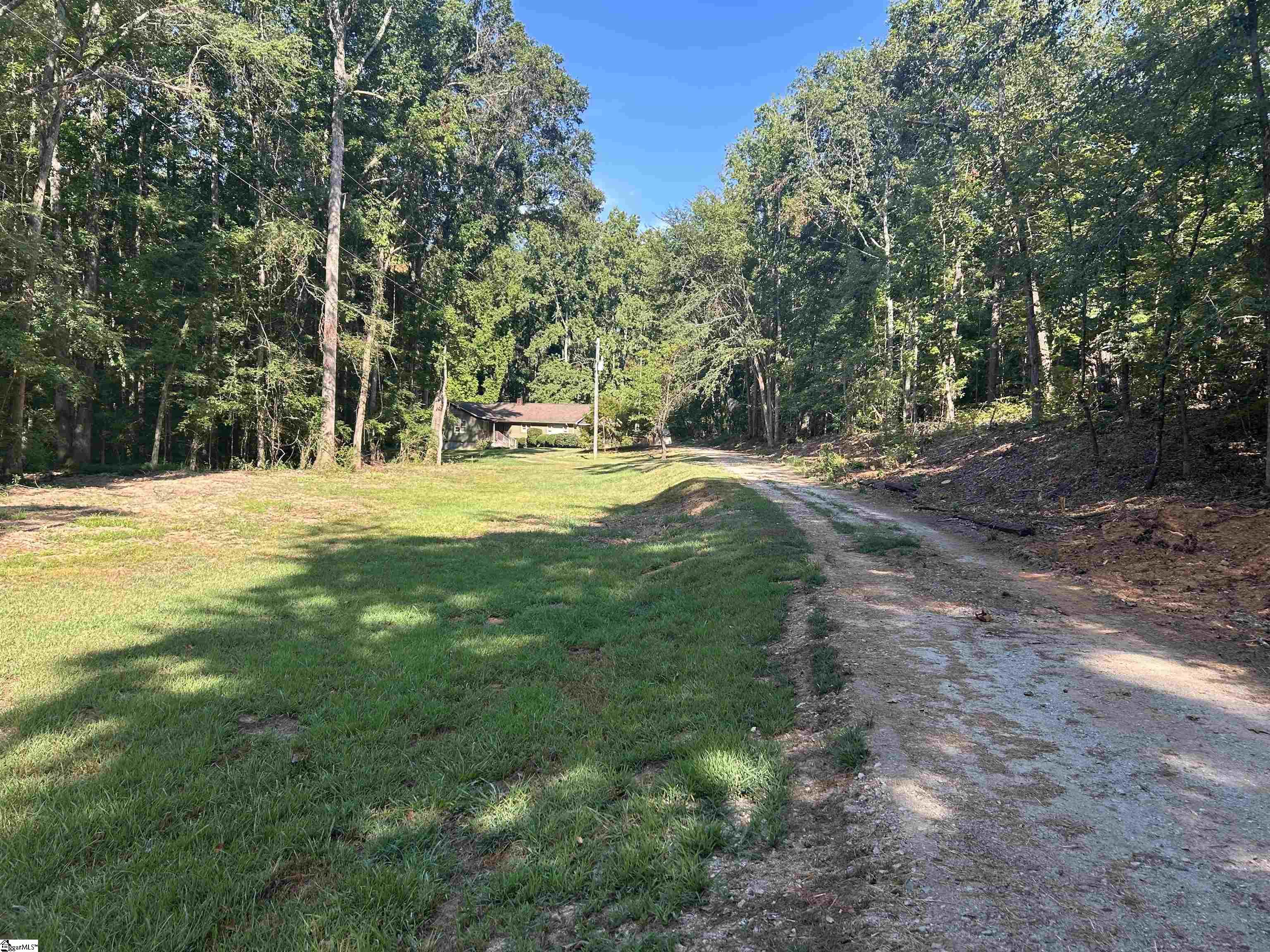 3153 Georgia Road Gray Court, SC 29645