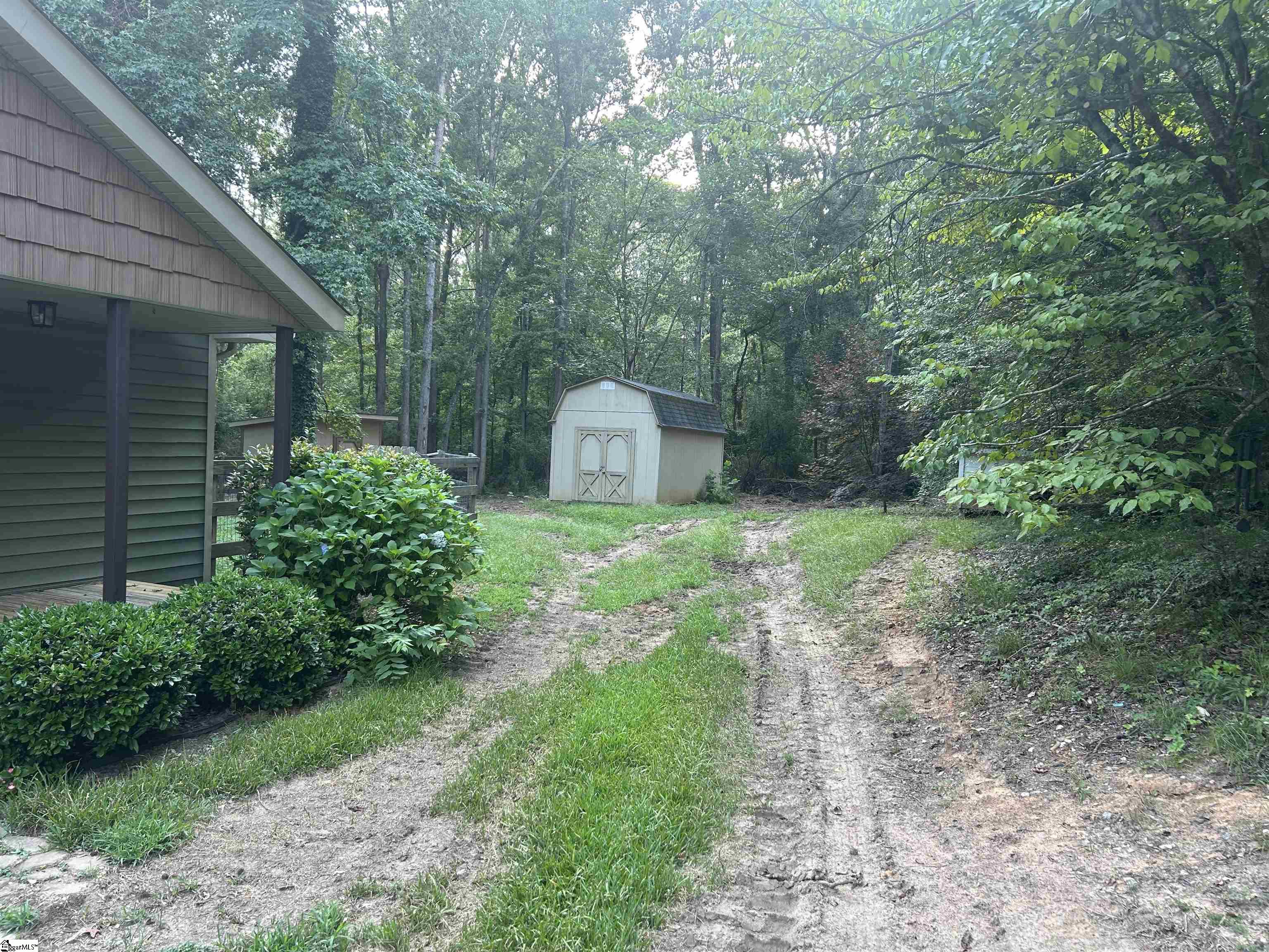 3153 Georgia Road Gray Court, SC 29645