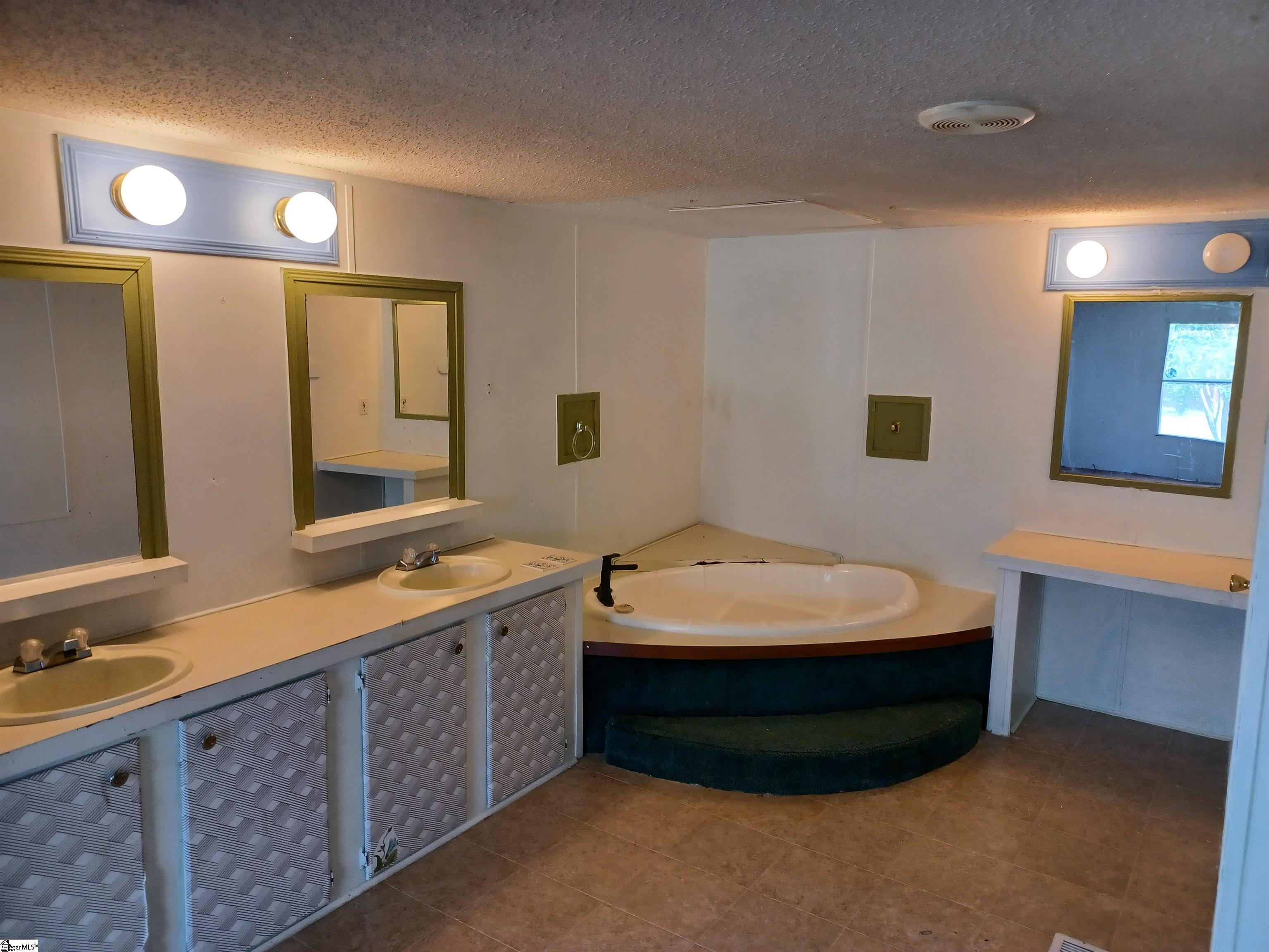 102 Sagewood Court Fountain Inn, SC 29644-5246