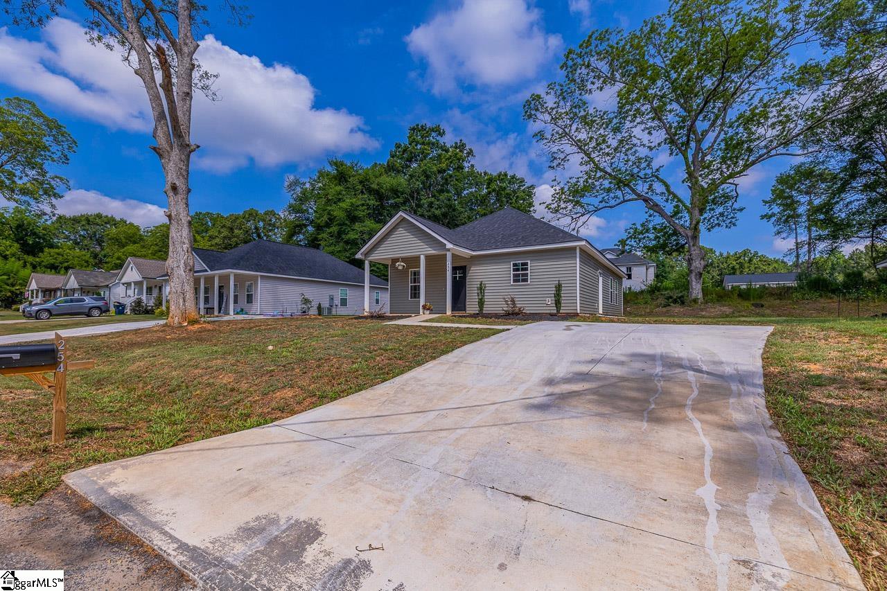 254 Stone Avenue Woodruff, SC 29388
